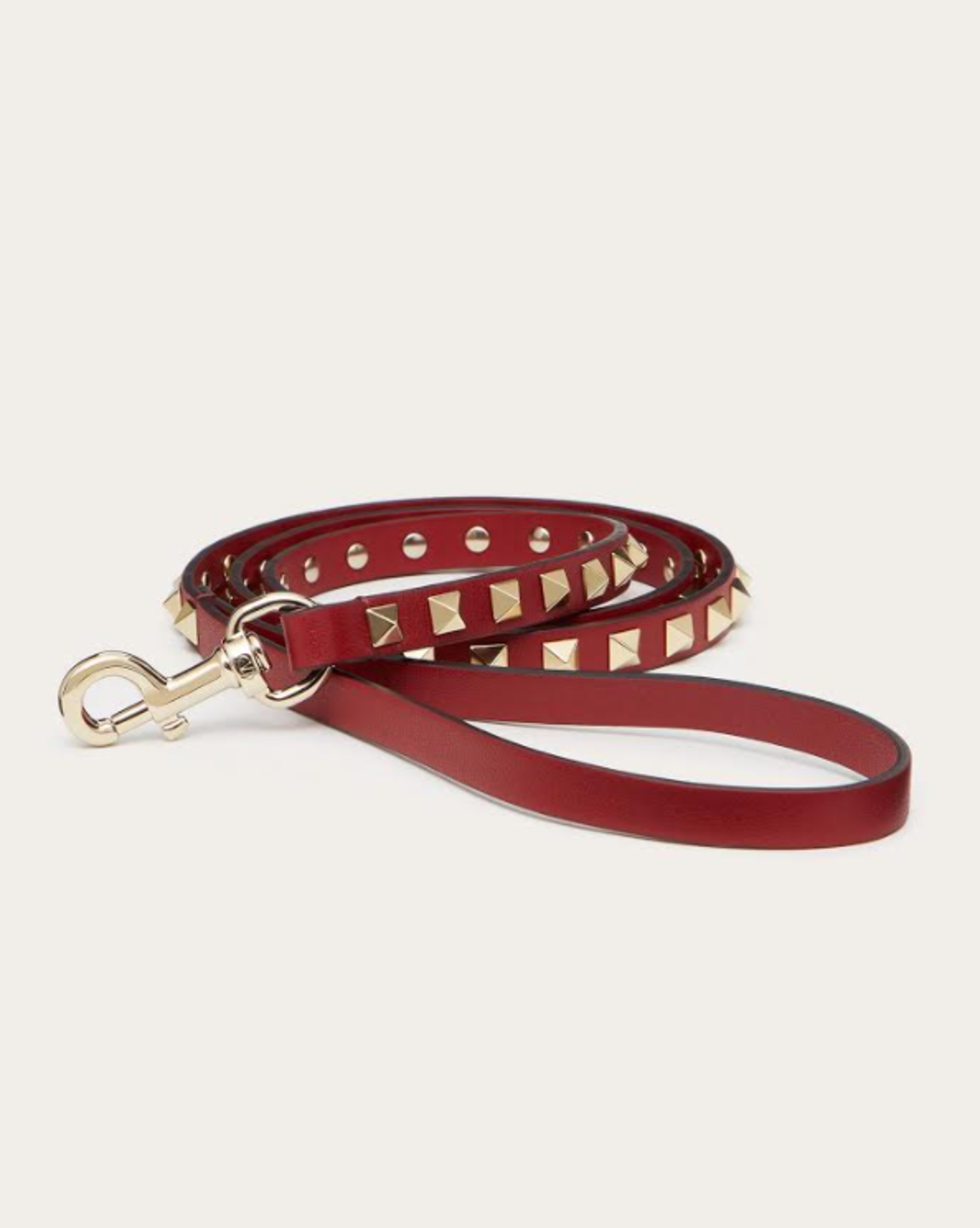 紅色寵物繩 US$465（約新台幣13,284） Valentino Garavani。（Valentino Garavani提供）