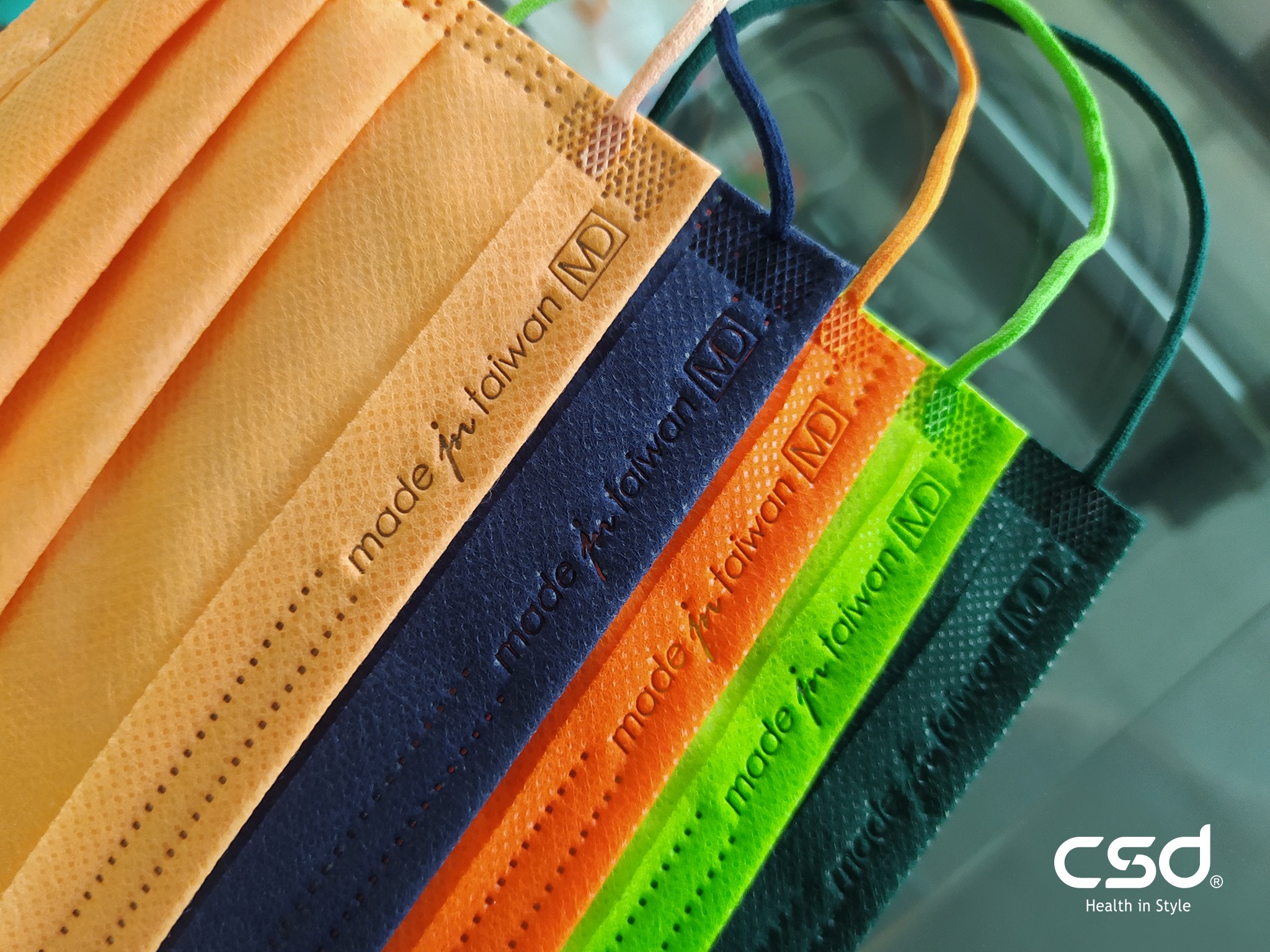 中衛新版雙鋼印照片曝光，卻因為「taiwan」開頭的英文字母大小寫，被網友罵翻天。（翻攝自CSD中衛臉書）