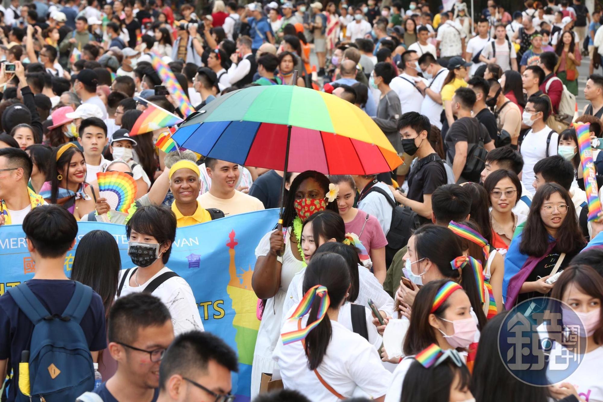 雖因疫情影響,許多觀光客無法來台,仍有不少常駐台灣的外國朋友前來給予支持。