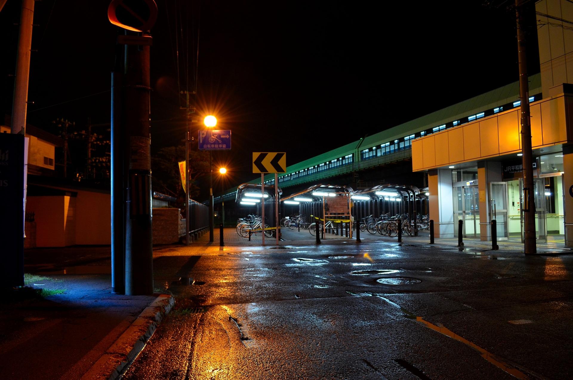 外籍女大生遇害地點燈光昏暗，案發後立即修復路燈，讓同校女學生相當感嘆。（示意圖，與本新聞無關，photoAC）
