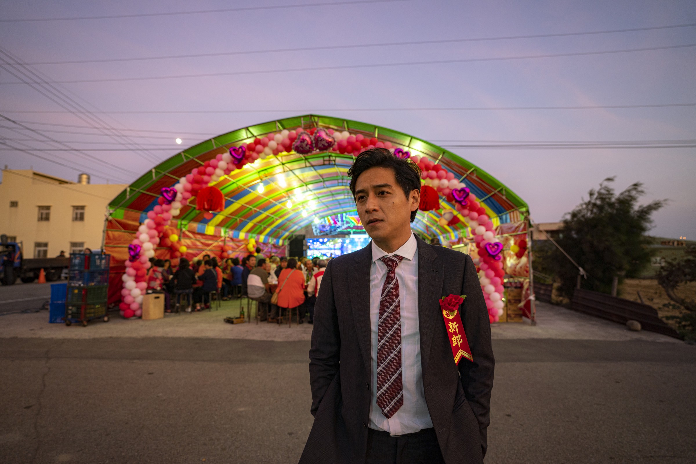 鄭人碩有場一鏡到底的戲，一共拍了快30次，最後用了他唯一一次落淚的鏡頭。（甲上提供）