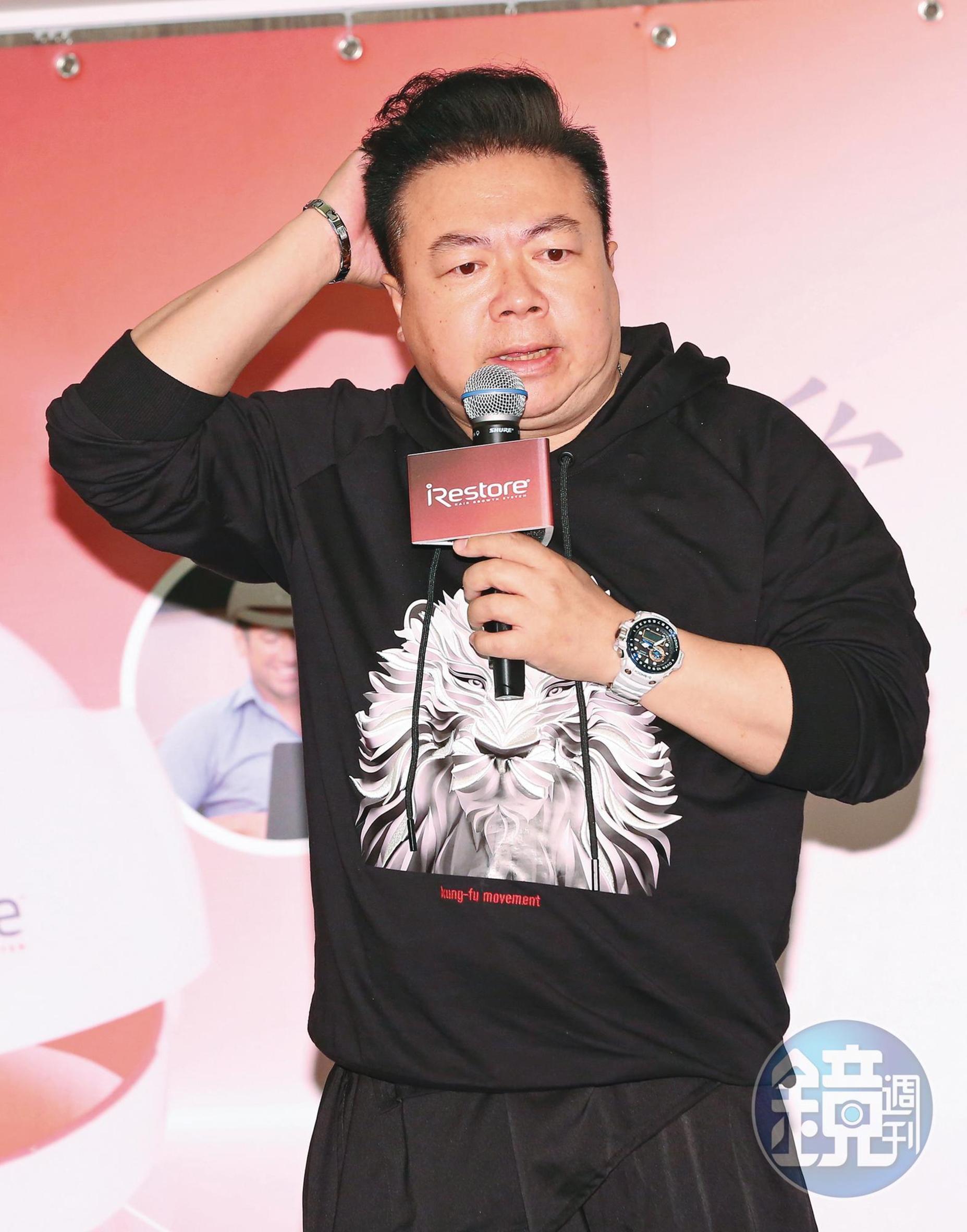 董至成因聚少離多,與老婆今年離婚。