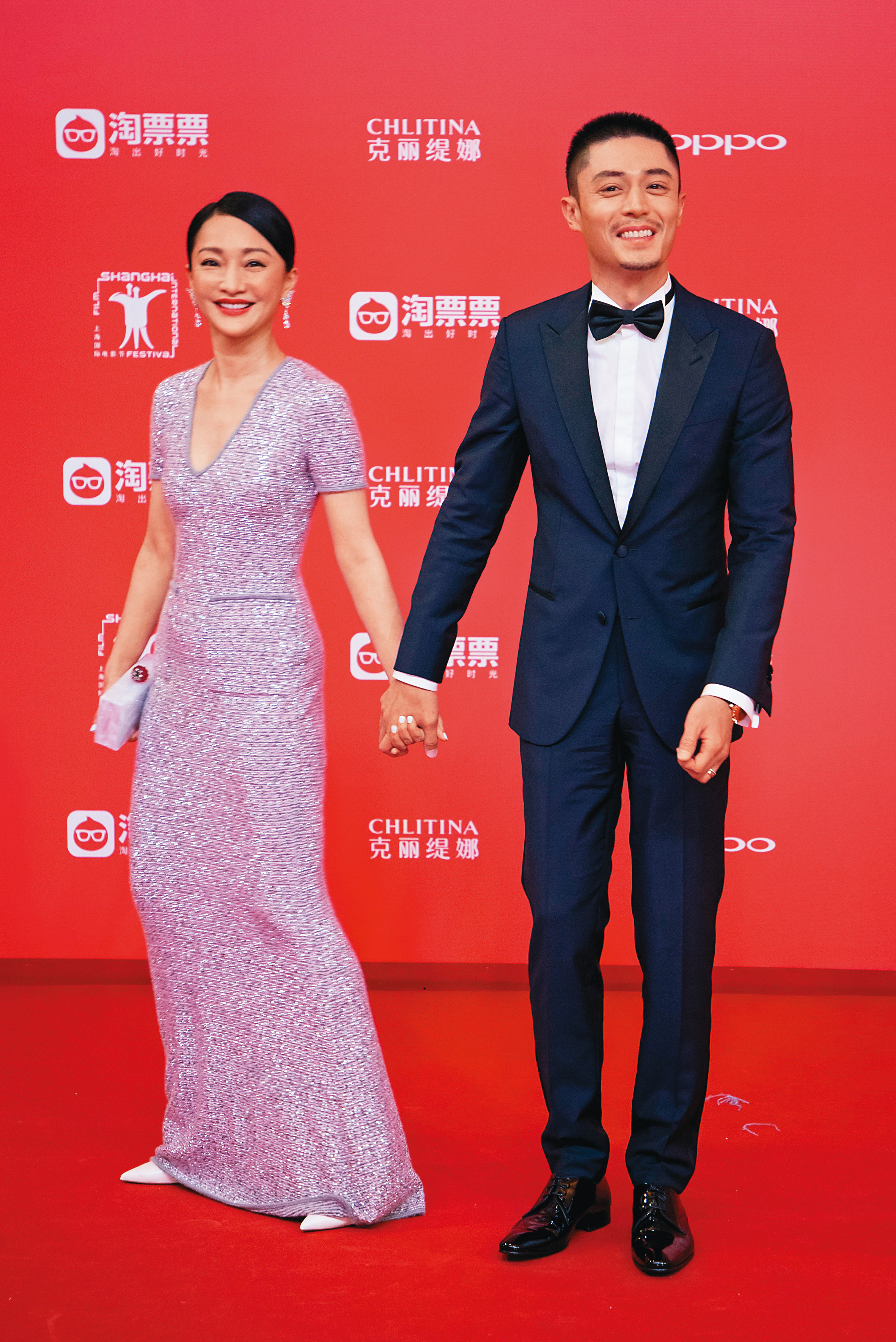 霍建華性格風流，婚前傳出不少花邊，於是婚姻常被唱衰，跟他牽著的周迅（左）有著相同命運。（東方IC）