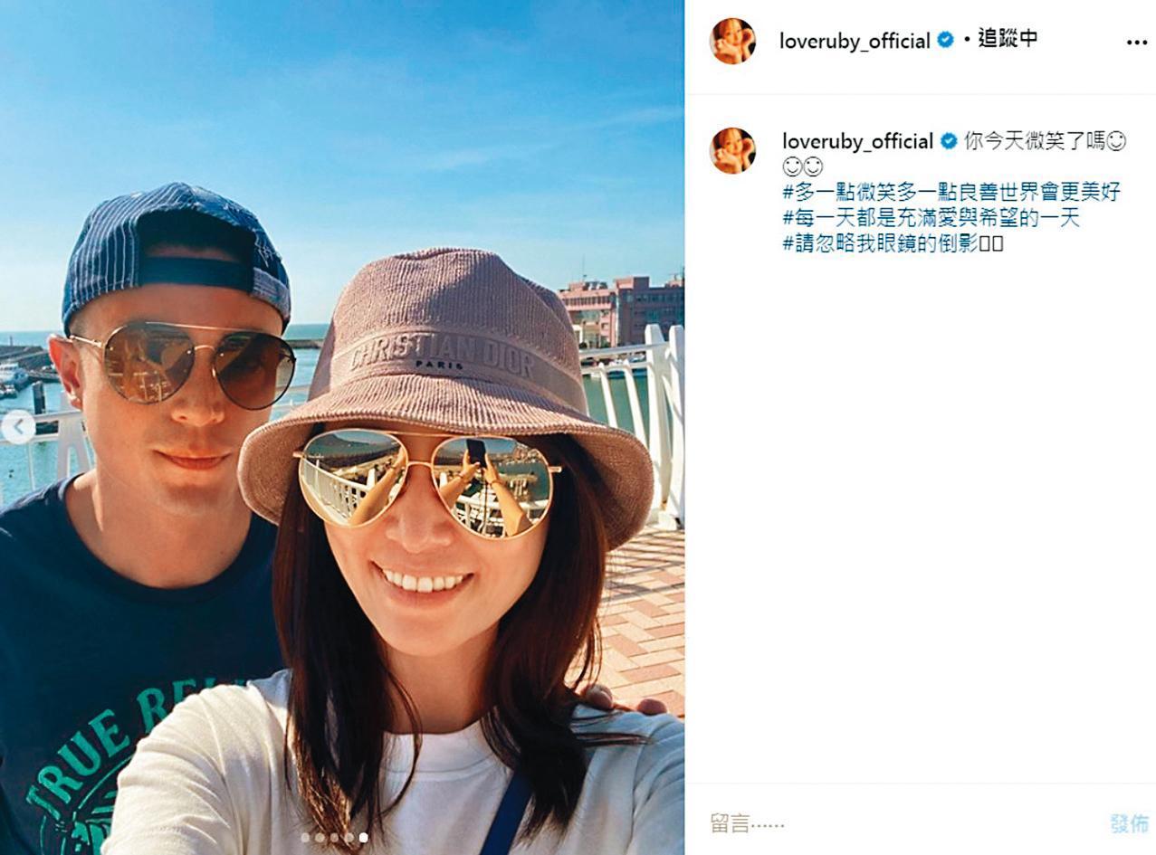 林心如曾貼出與霍建華的甜蜜合照,後又刪掉,引發婚變傳言。(翻攝自林心如IG)