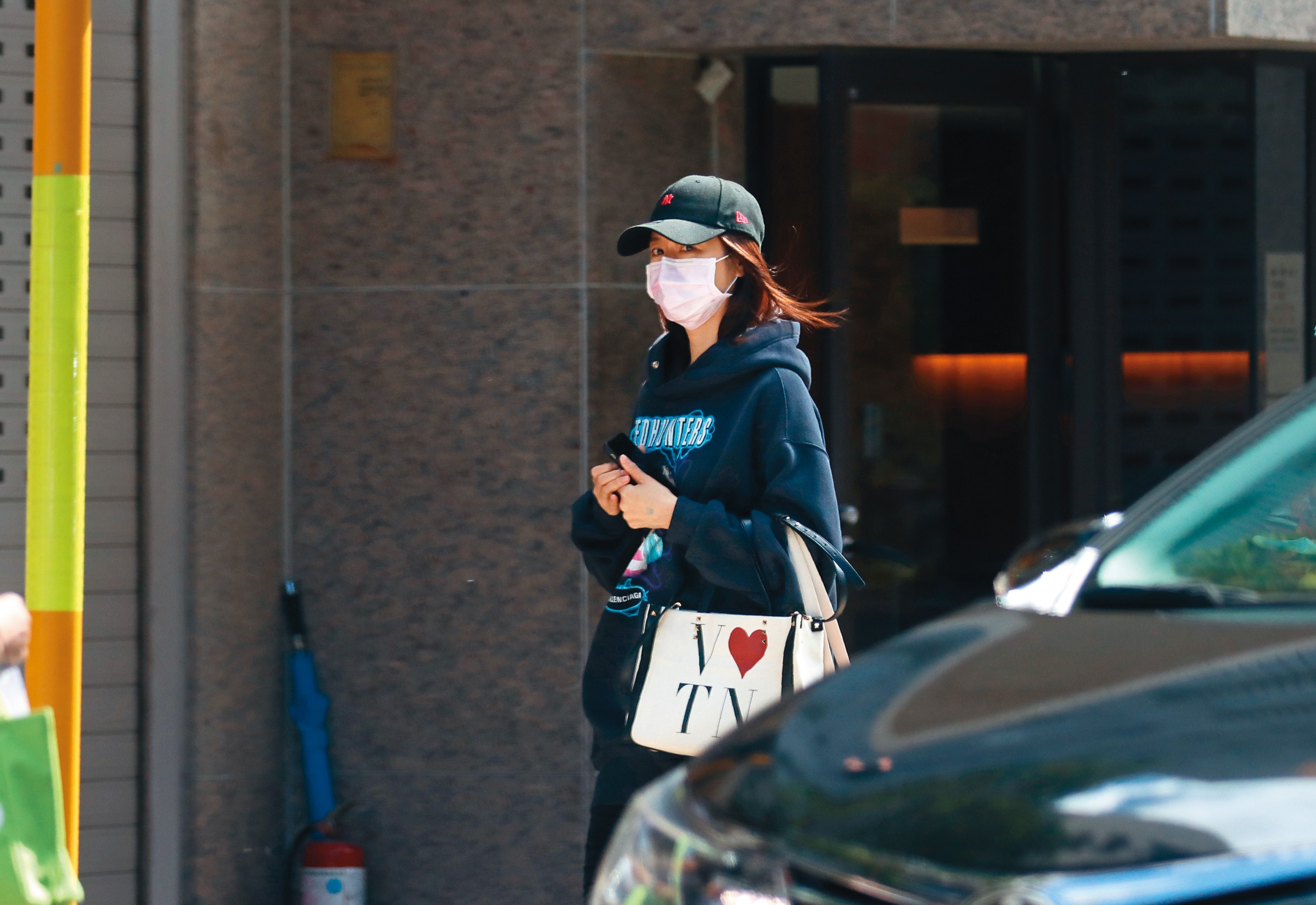 10月31日，林心如搭著計程車，回到中山北路的家，不久霍建華那輛藍色保時捷也回到中山北路二段的家。