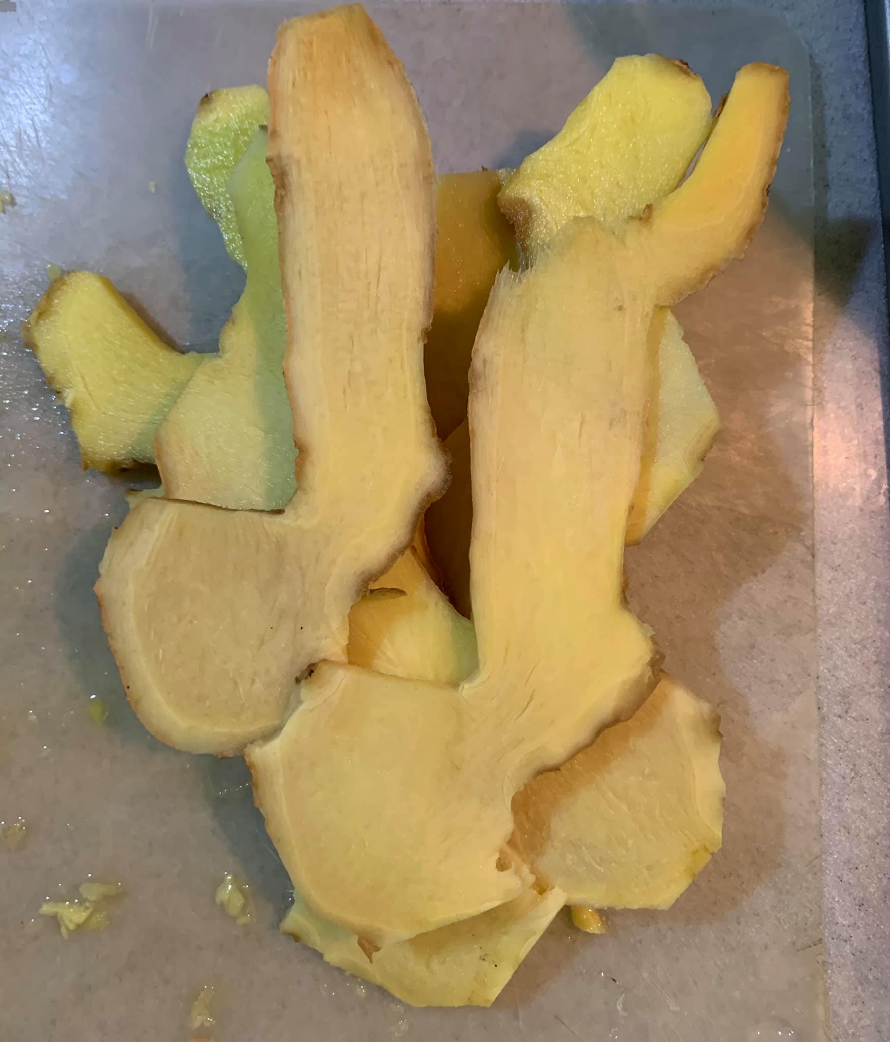 老薑切片。