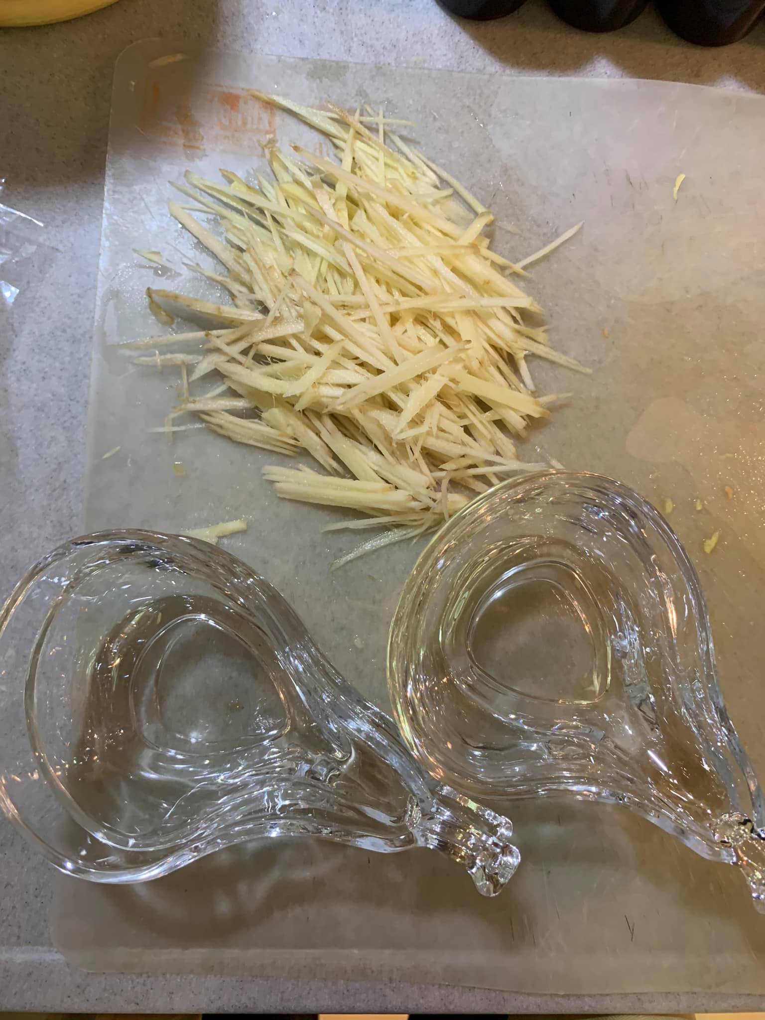 準備好薑絲。