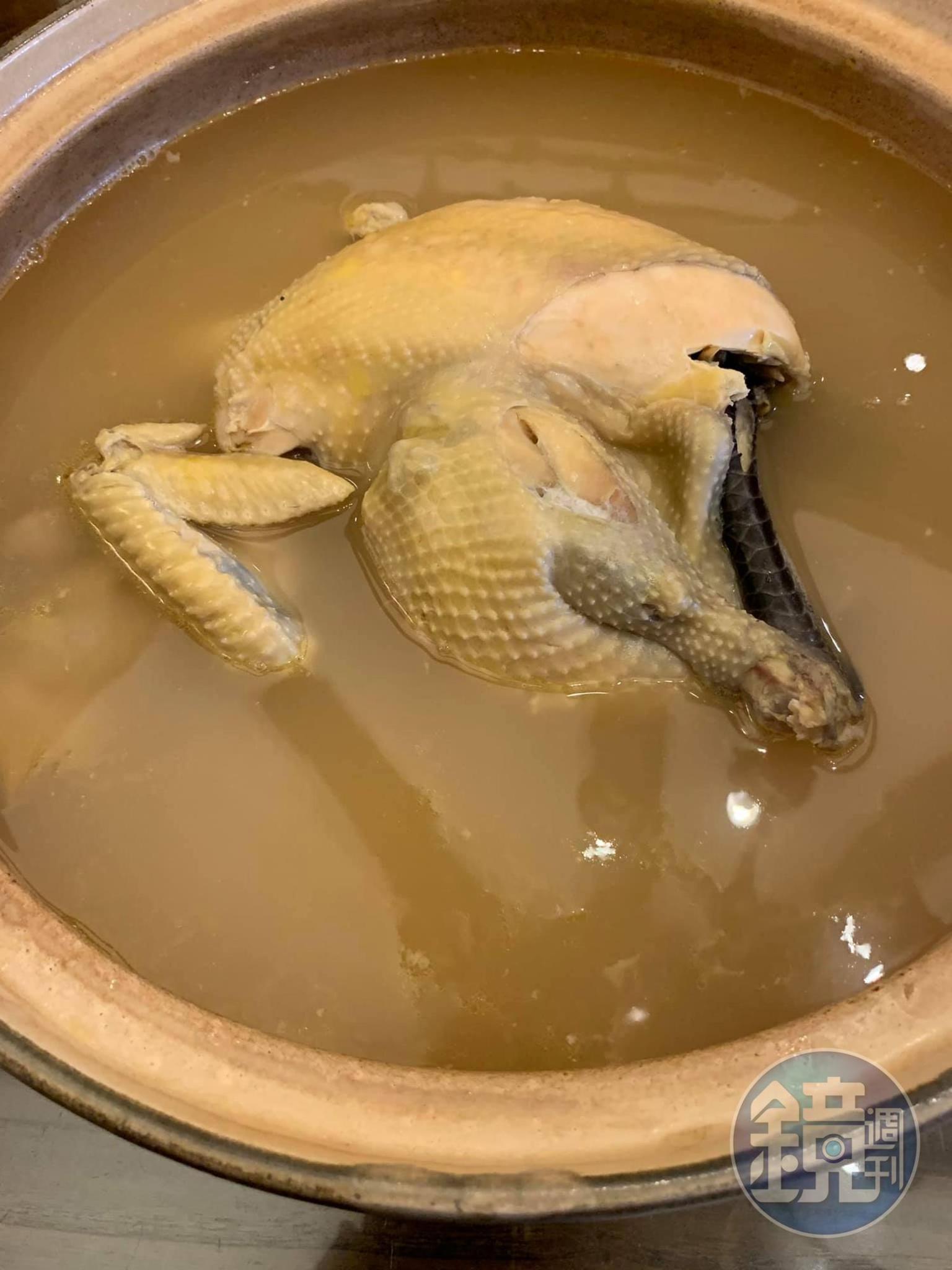 海馬雞湯完成。