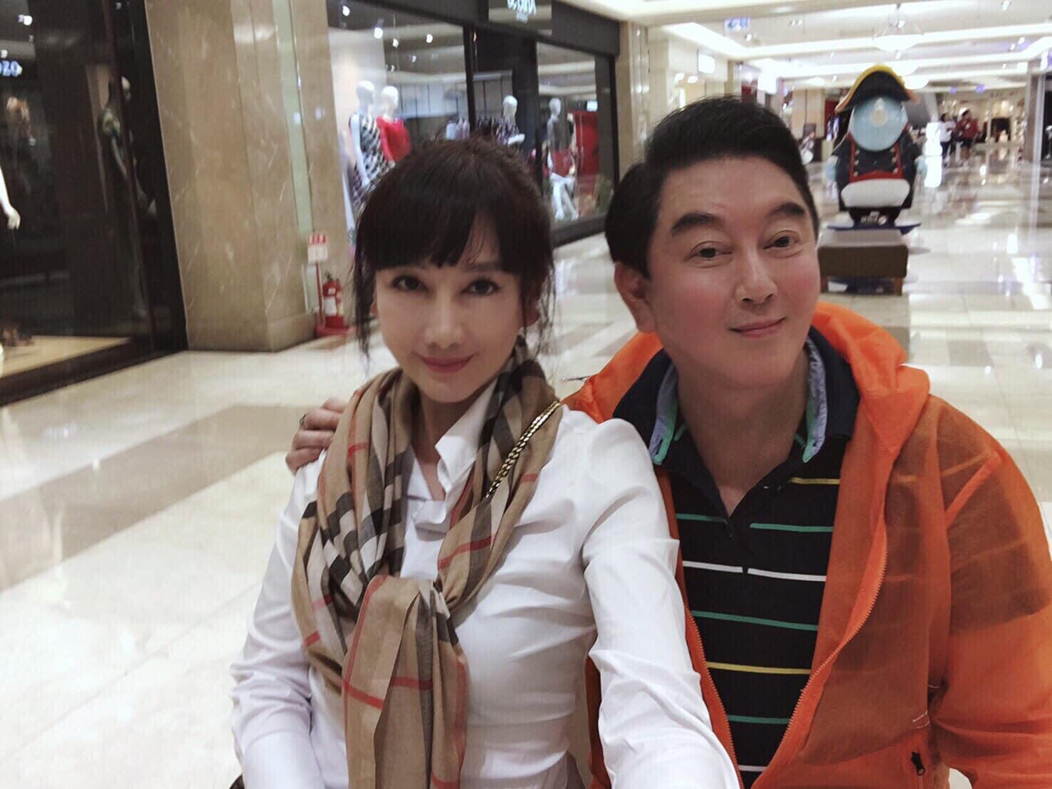 高國華(右)和陳子璇(左)喜歡曬恩愛,但今年起逐漸少看到2人合照。(翻攝高國華臉書)