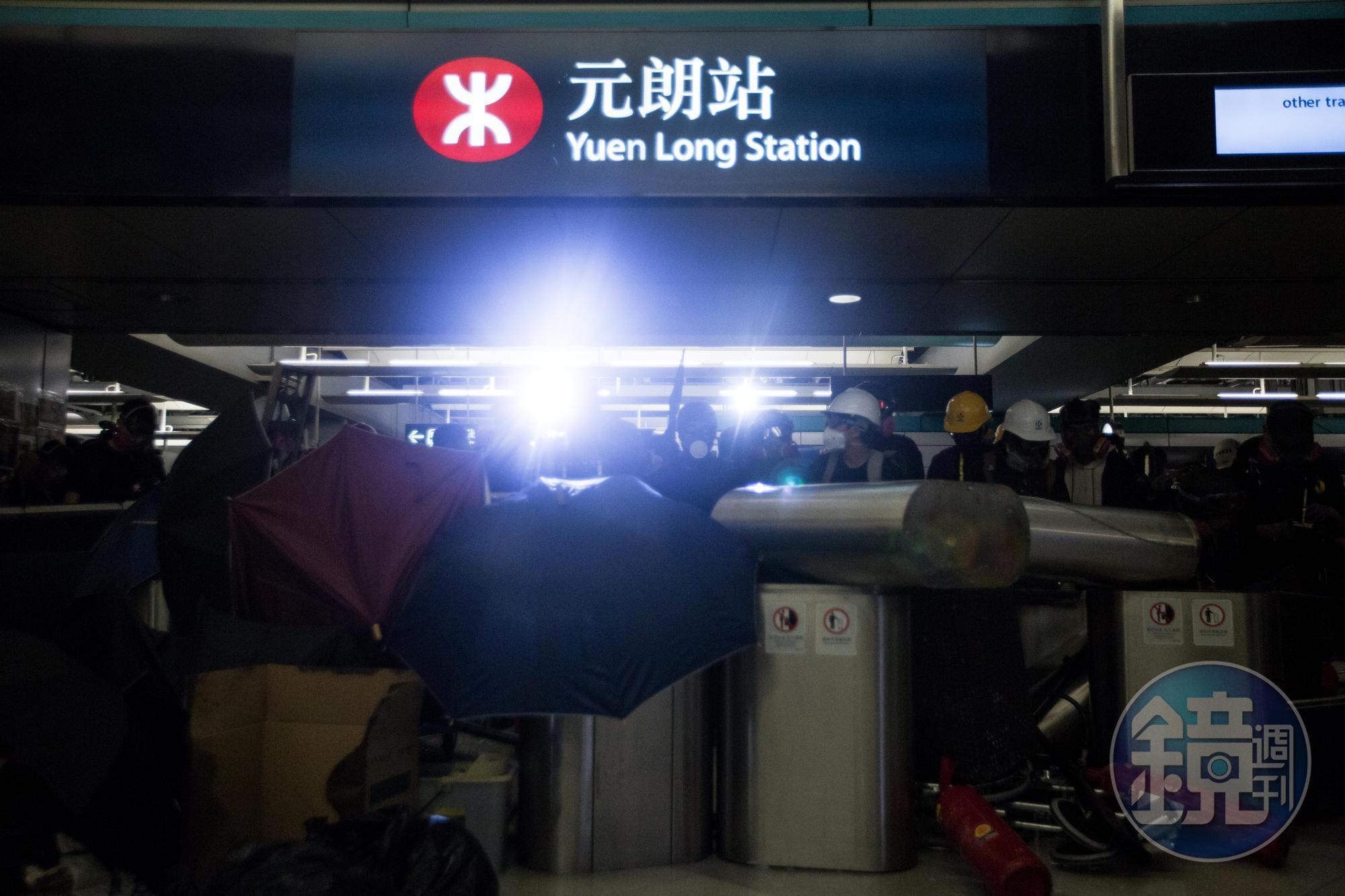 製作元朗襲擊事件專題的編導蔡玉玲遭警察上門拘捕,港媒消息指出,其涉嫌不正當使用資料。(資料照.非721當日照片)