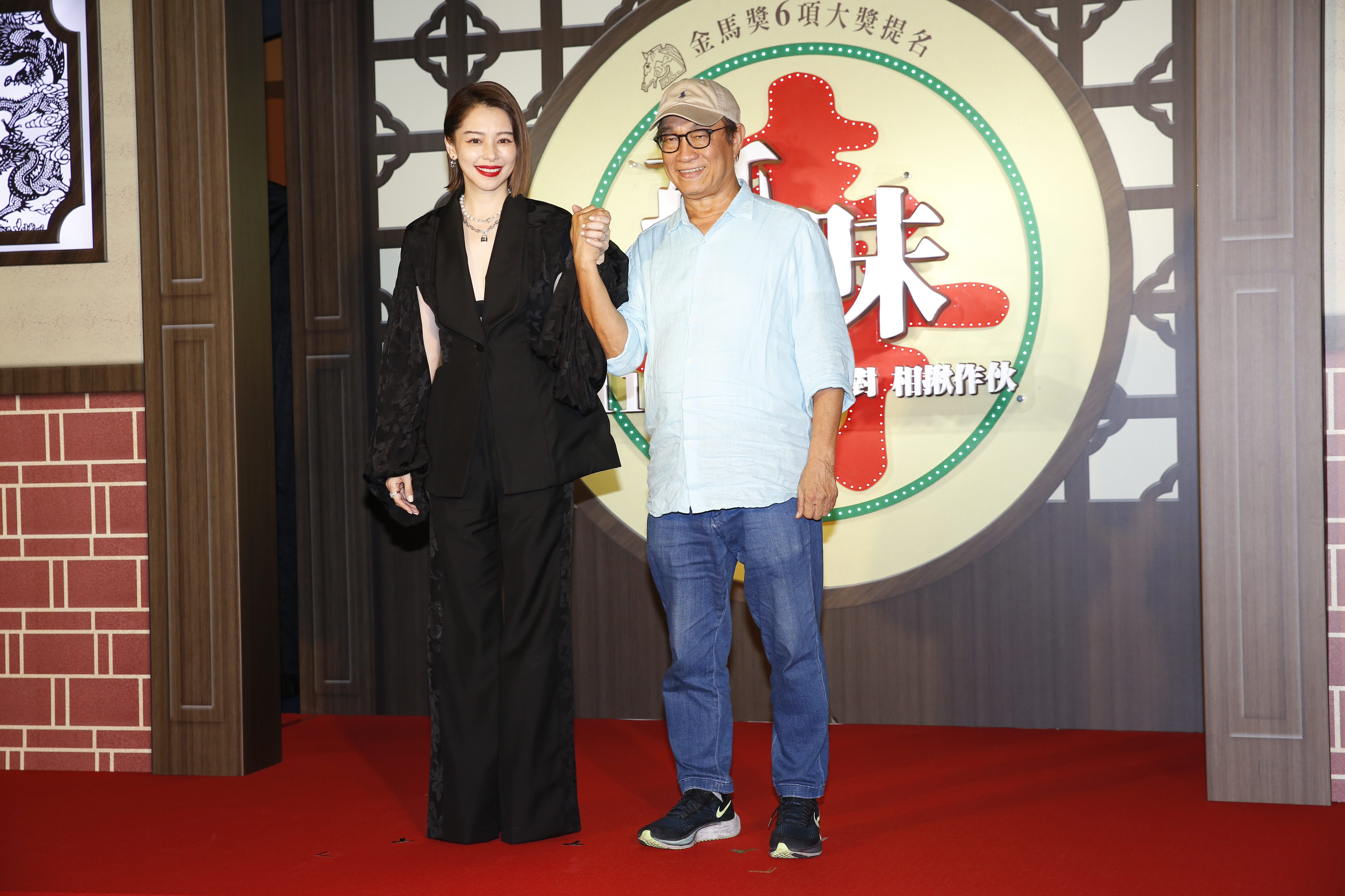 徐若瑄為《孤味》既擔任監製又主演，謙稱學習到很多東西，尤其能跟在剪接大師廖慶松身邊更是安心。