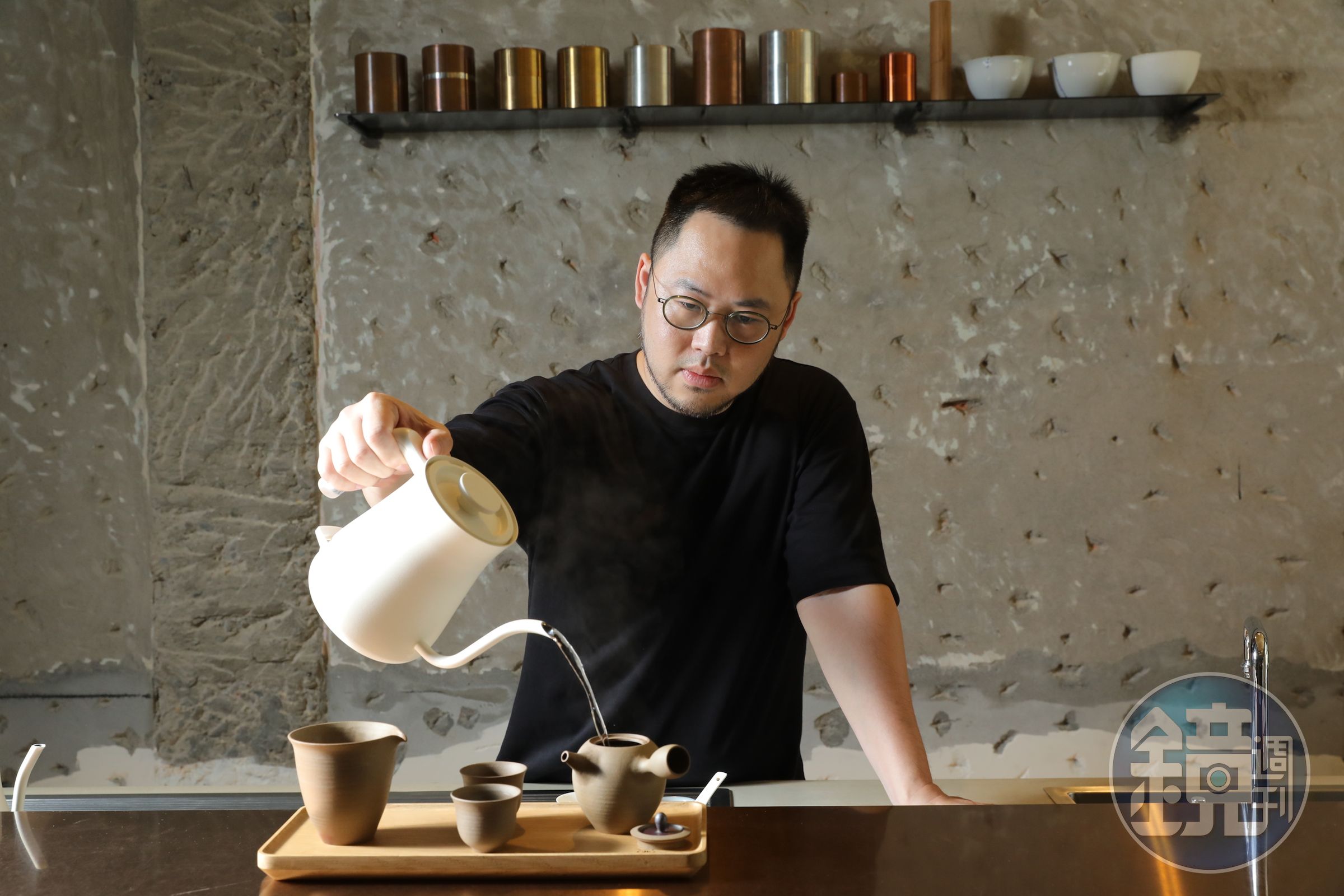 承襲自家老茶行的「兆兆茶苑」主理人陳宗均，以摩登的空間注入職人精神。