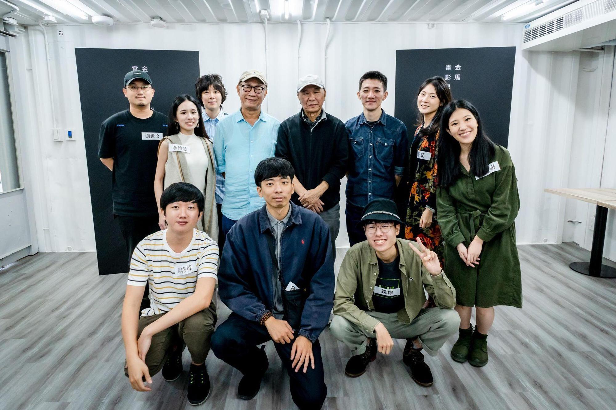 日前侯孝賢還出席金馬電影學院開學，與學員合照。（金馬執委會提供）