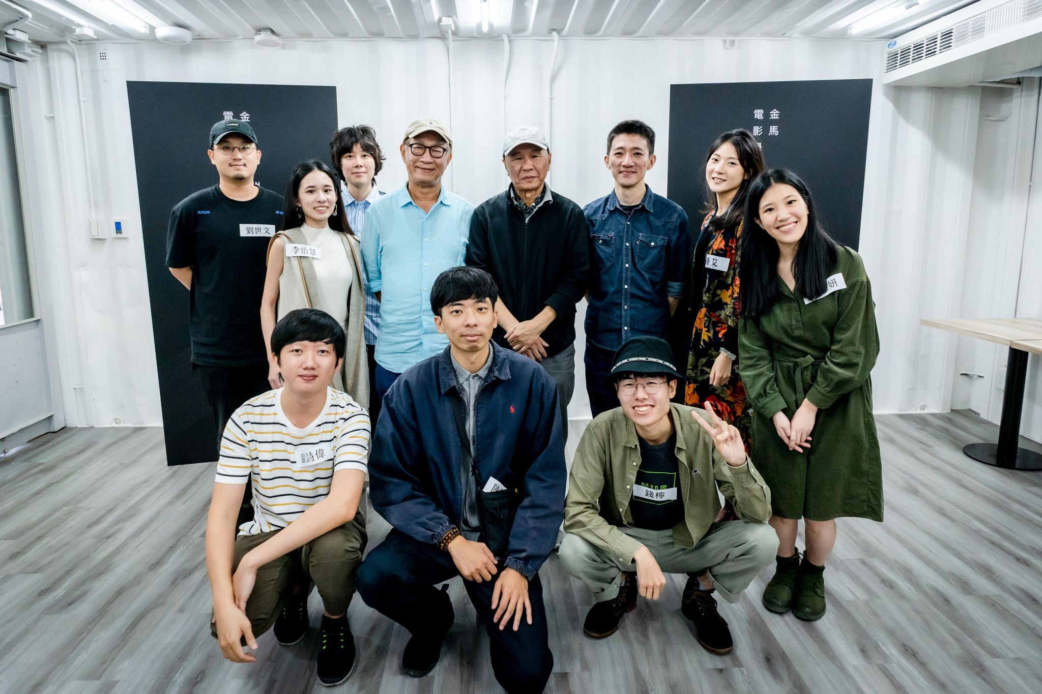日前侯孝賢還出席金馬電影學院開學，與學員合照。（金馬執委會提供）