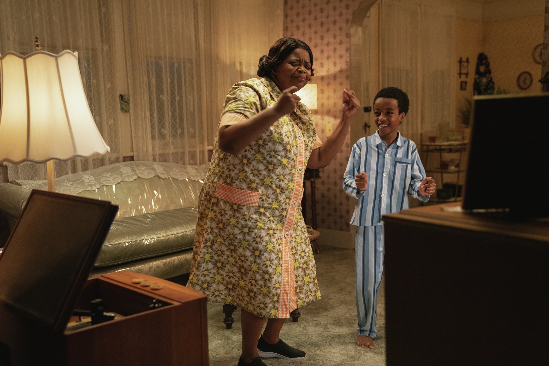 奧塔維亞史賓森在《女巫們》是慈祥的外婆，不過25年前還沒成名時，曾因交通意外而感受到基努李維的舉手之勞。（華納兄弟提供）