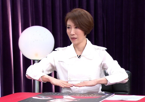 李翊君透露女兒在美國曾一度病危，讓她嚇得立刻把女兒接回台灣。（年代提供）