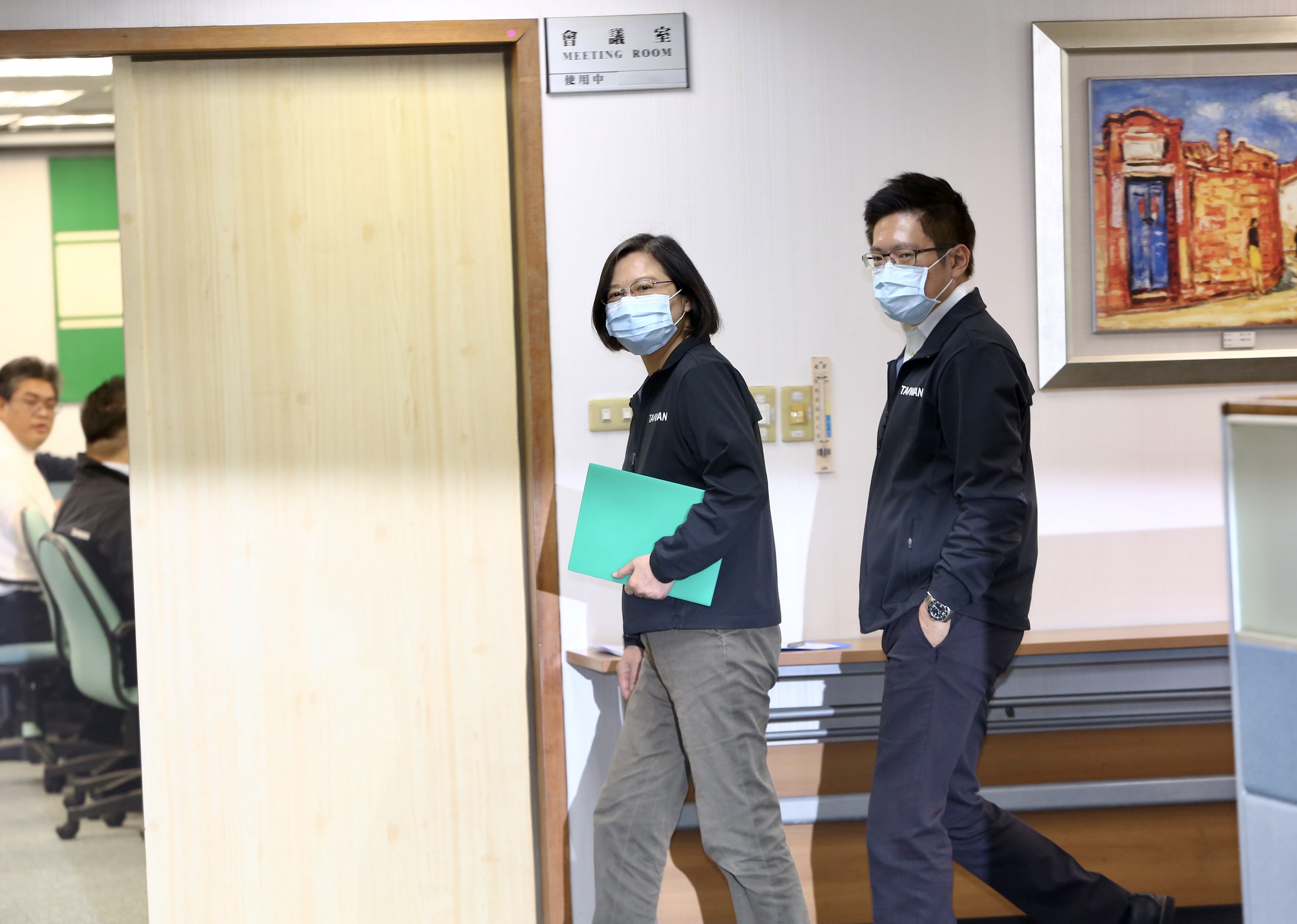 總統蔡英文今下午出席民進黨中常會。.j