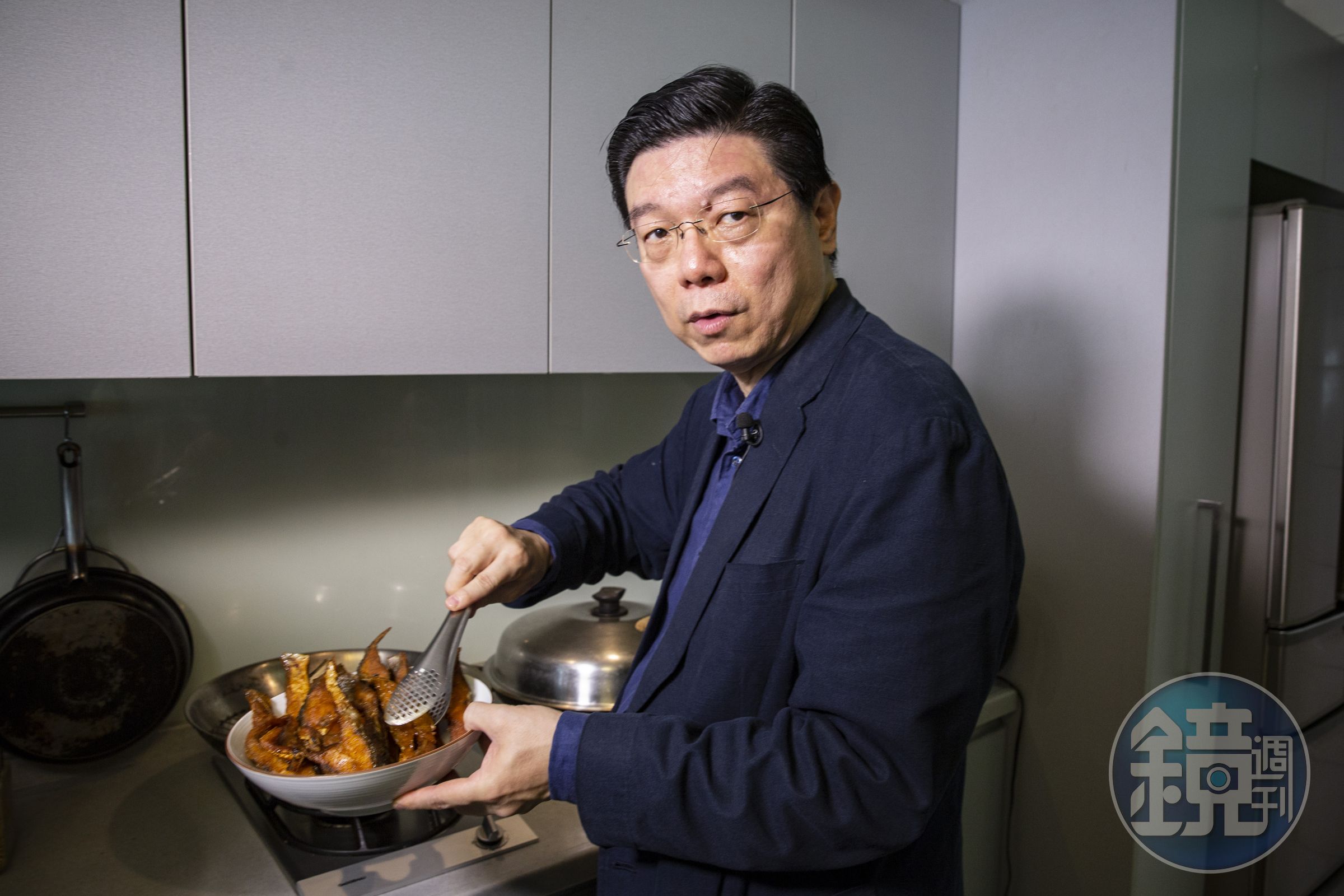 《鏡週刊》社長裴偉每個週末都在家下廚，自己研究食譜，也常在出外吃飯時跟大廚討教，現在也公開他的廚房筆記。（攝影：王漢順）