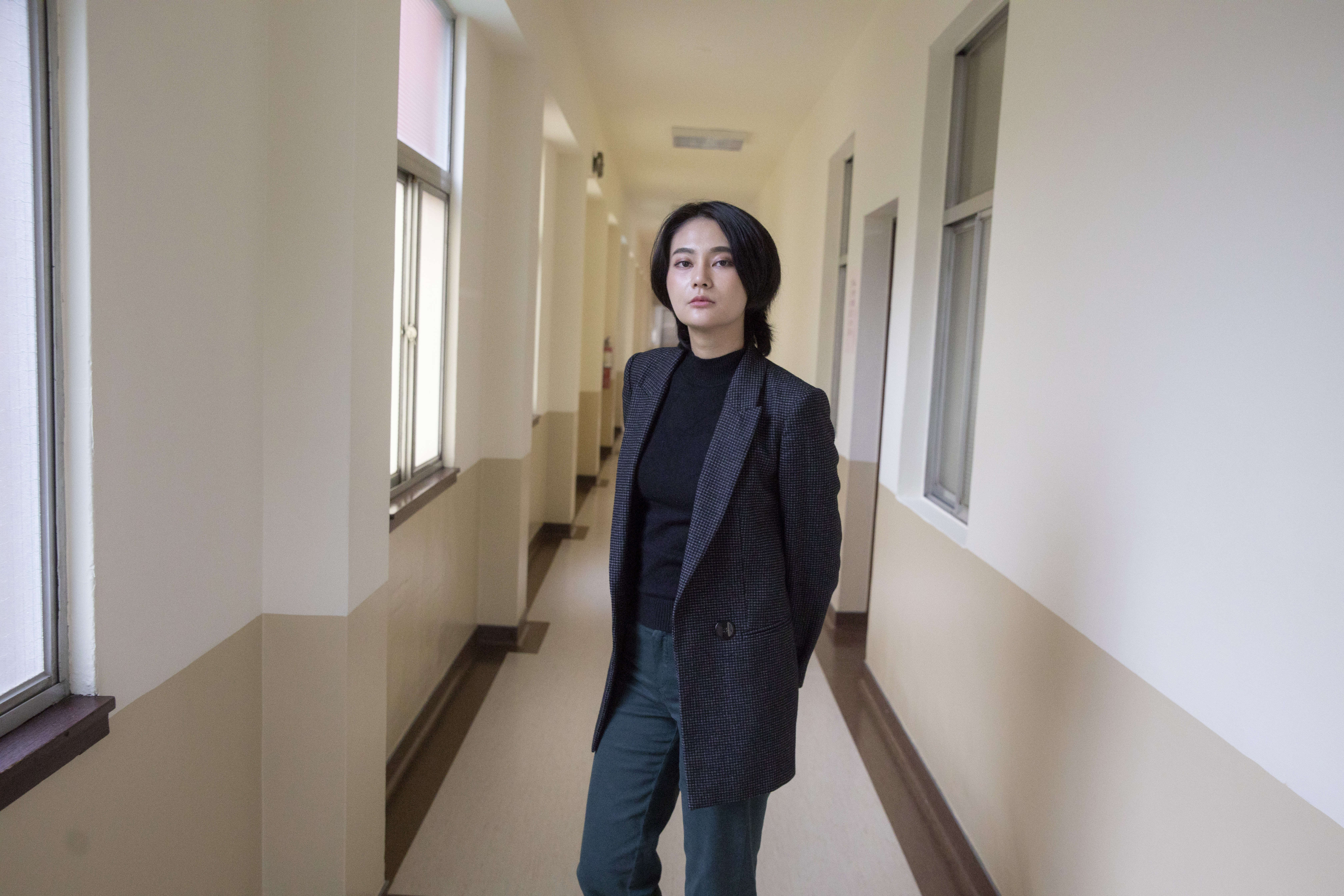 賴品妤在組成以中年男性為主的政壇裡，一舉一動都是焦點，她又不忌諱在社群媒體上分享自己的私生活，讓她常成為即時新聞內容。