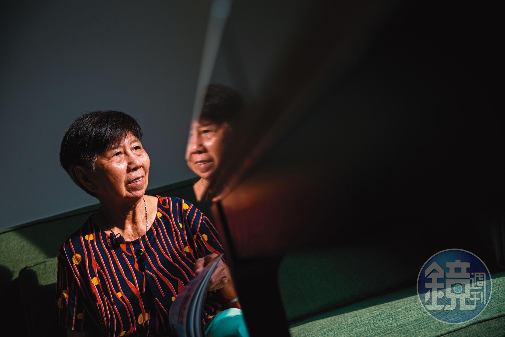 曾肖容說再婚太麻煩，倒是在工廠認了一個乾兒子。