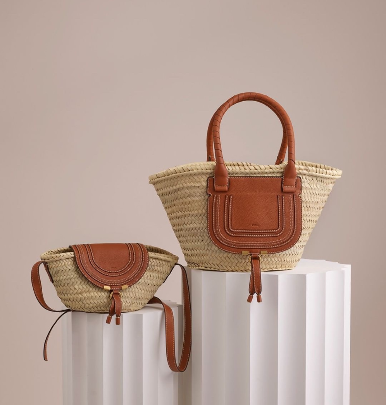 （左起）Chloé Marcie側背編織包NT$18,500、Chloé Marcie編織包NT$23,700。（Chloé提供）