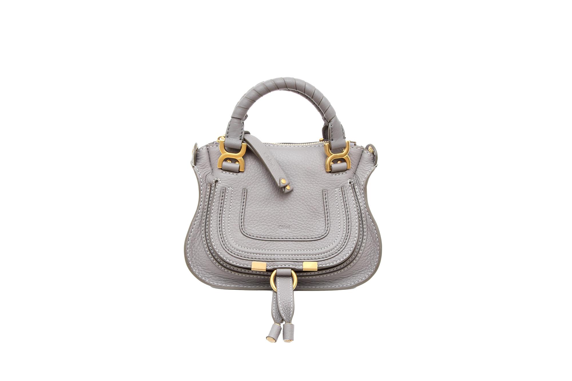 Chloé Marcie灰色迷你肩背手提包。NT$$42,900（Chloé提供）