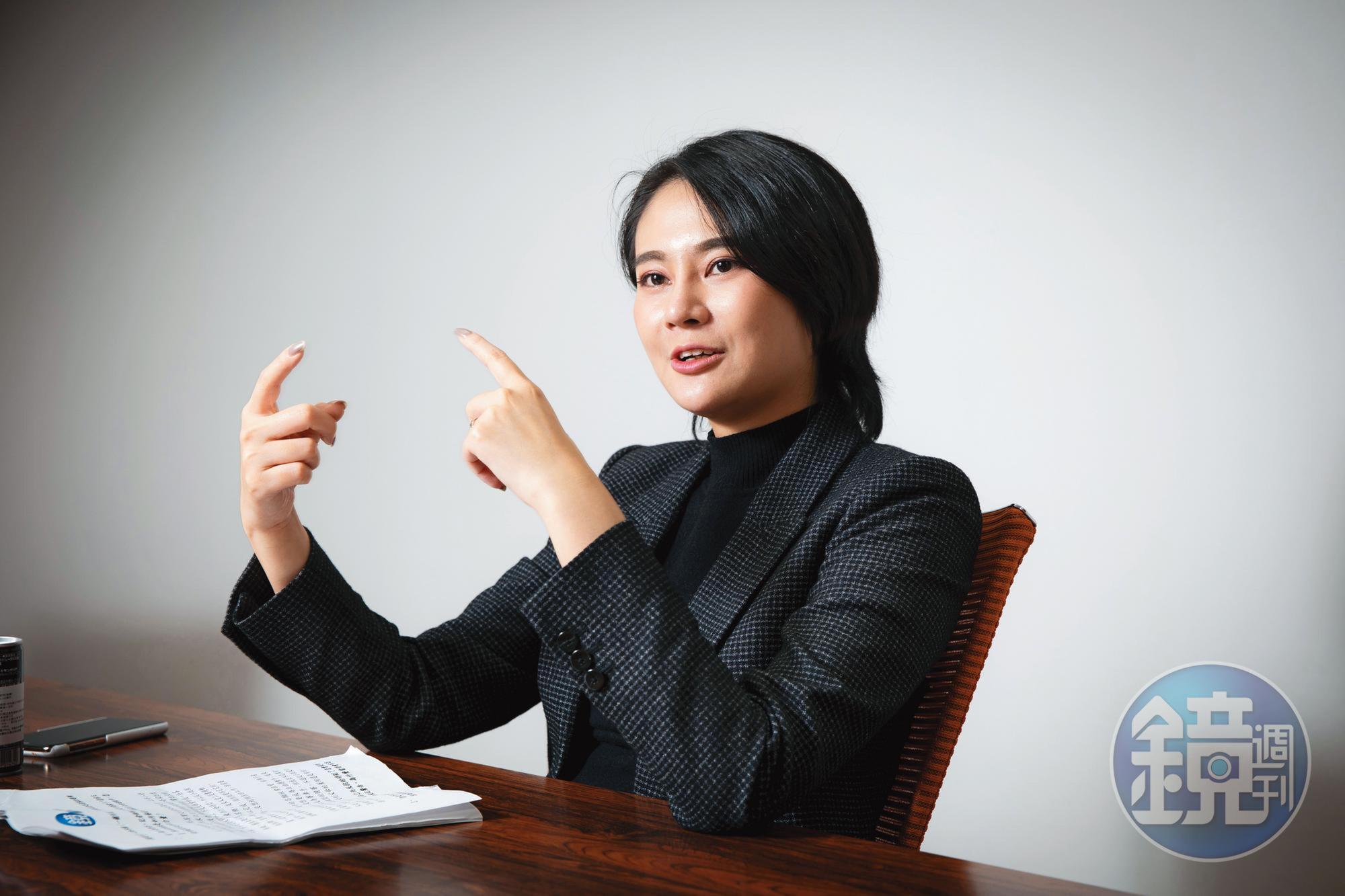 近來賴品妤和苗栗縣議員曾玟學的戀情受媒體關注,她坦言自己雖然不喜歡、卻也不擔心表現被因此掩蓋。