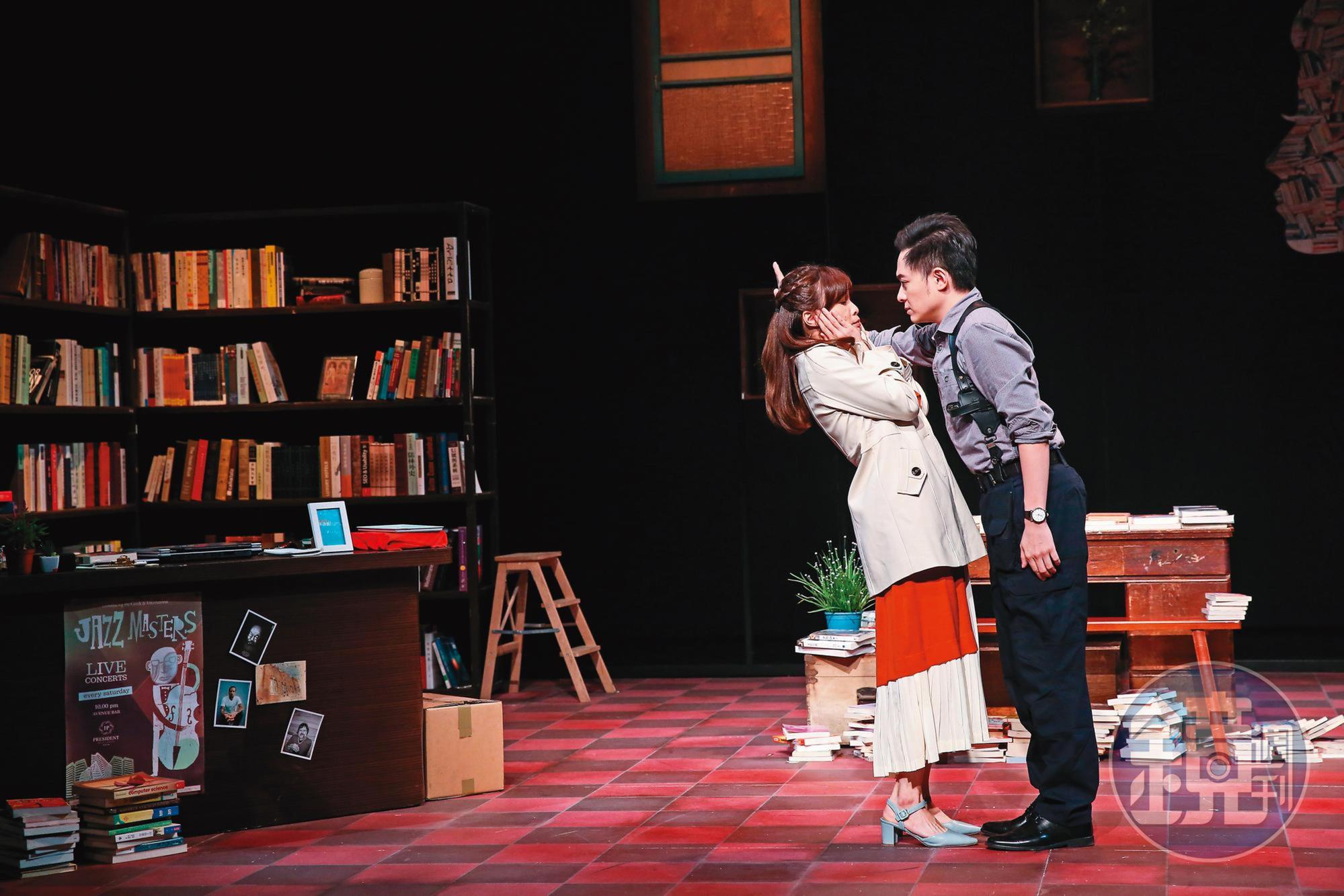 《不讀書俱樂部》故事發生在一家書店,演員用貼近觀眾又趣味的方式演出。