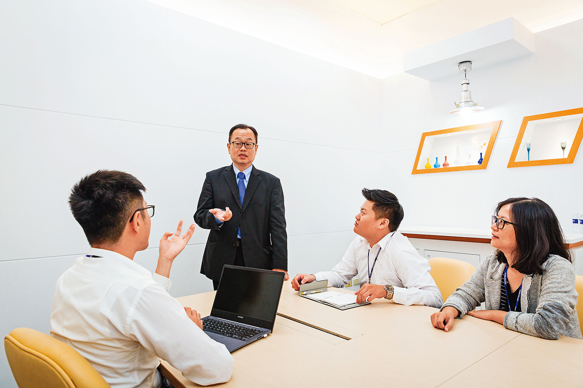 雖然進入公司才3個月，黃年宏管理風格偏美式，與員工相處輕鬆融洽，頗受歡迎。