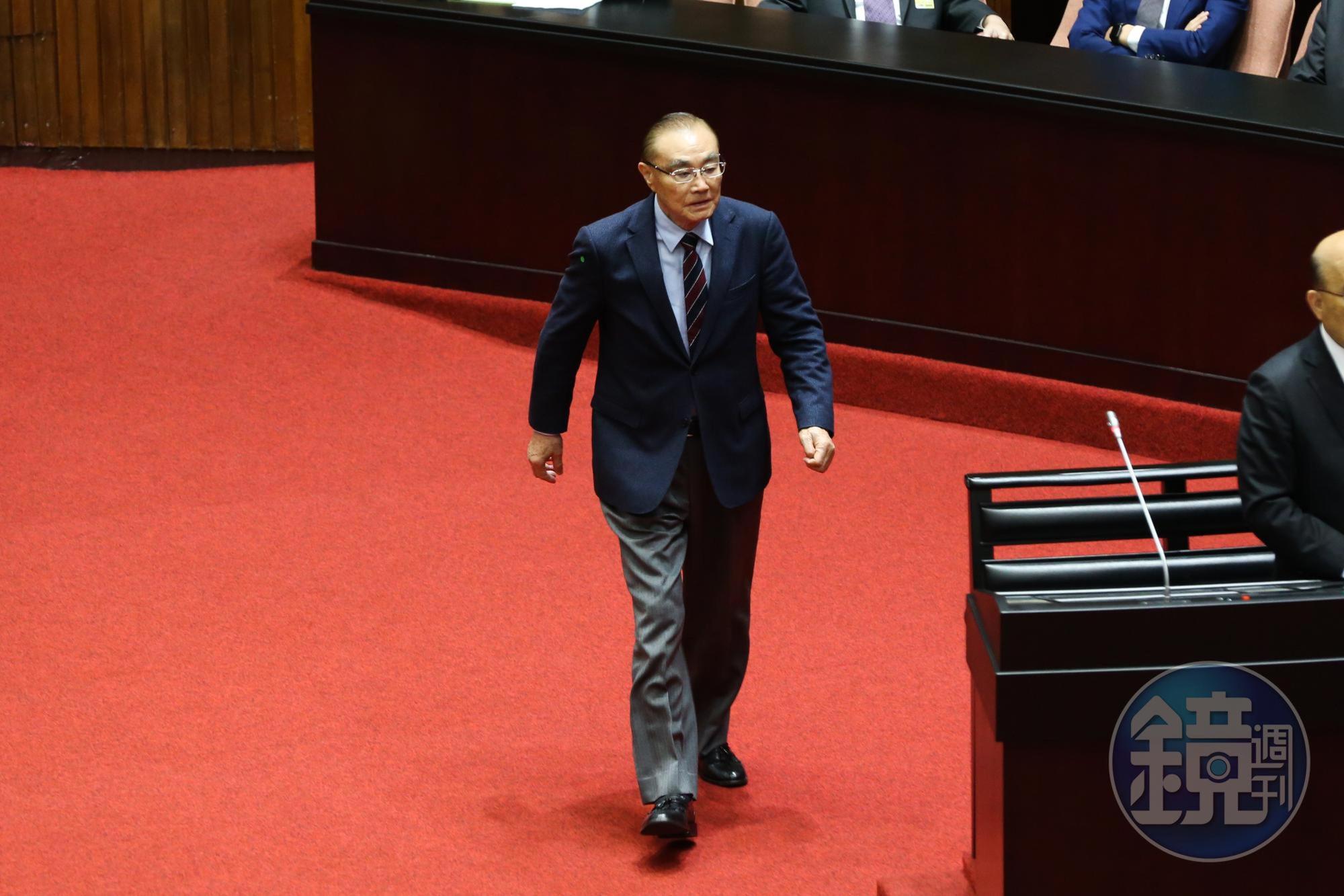 對於昨日的立院衝突，馮世寬表示「部隊遭受羞辱，一定會反擊。」（本刊資料照）