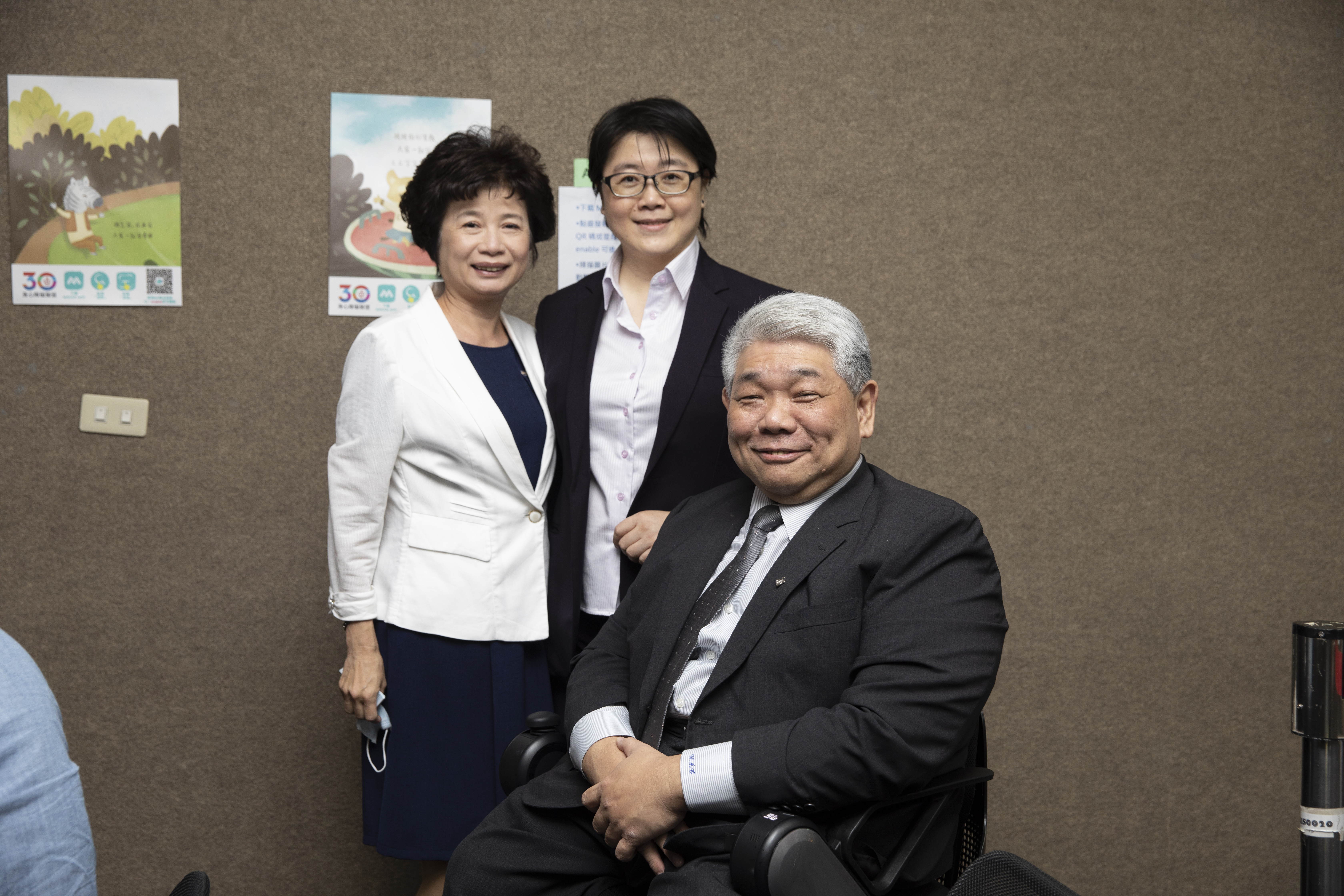 障盟歡慶30週年,邀來衛福部、國家人權委員會、社福團體一同慶賀障盟30週年生日快樂。