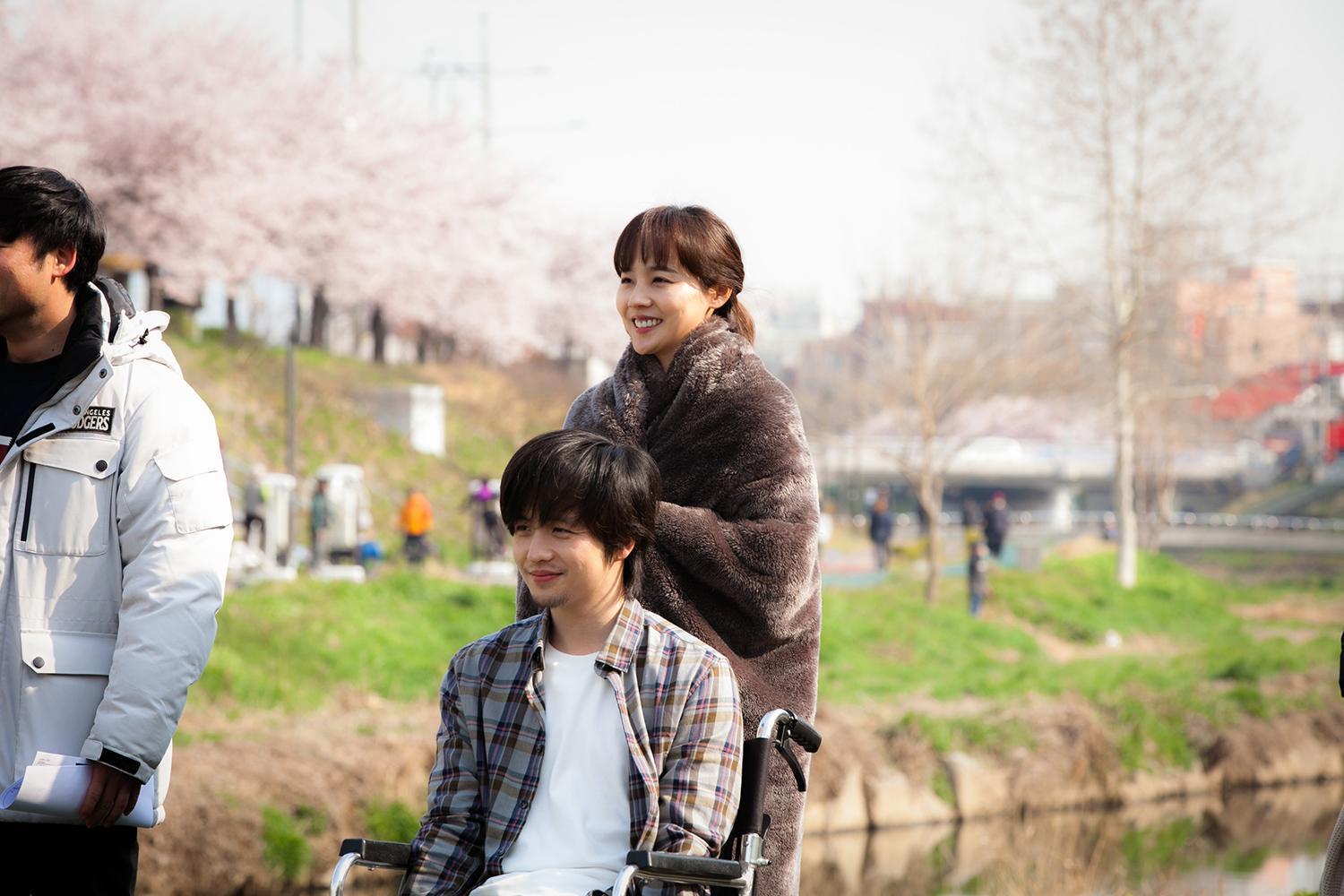 柳真在片中因緣際會下成了金彗星的看護,也讓金彗星逐漸敞開心胸。(天馬行空提供)