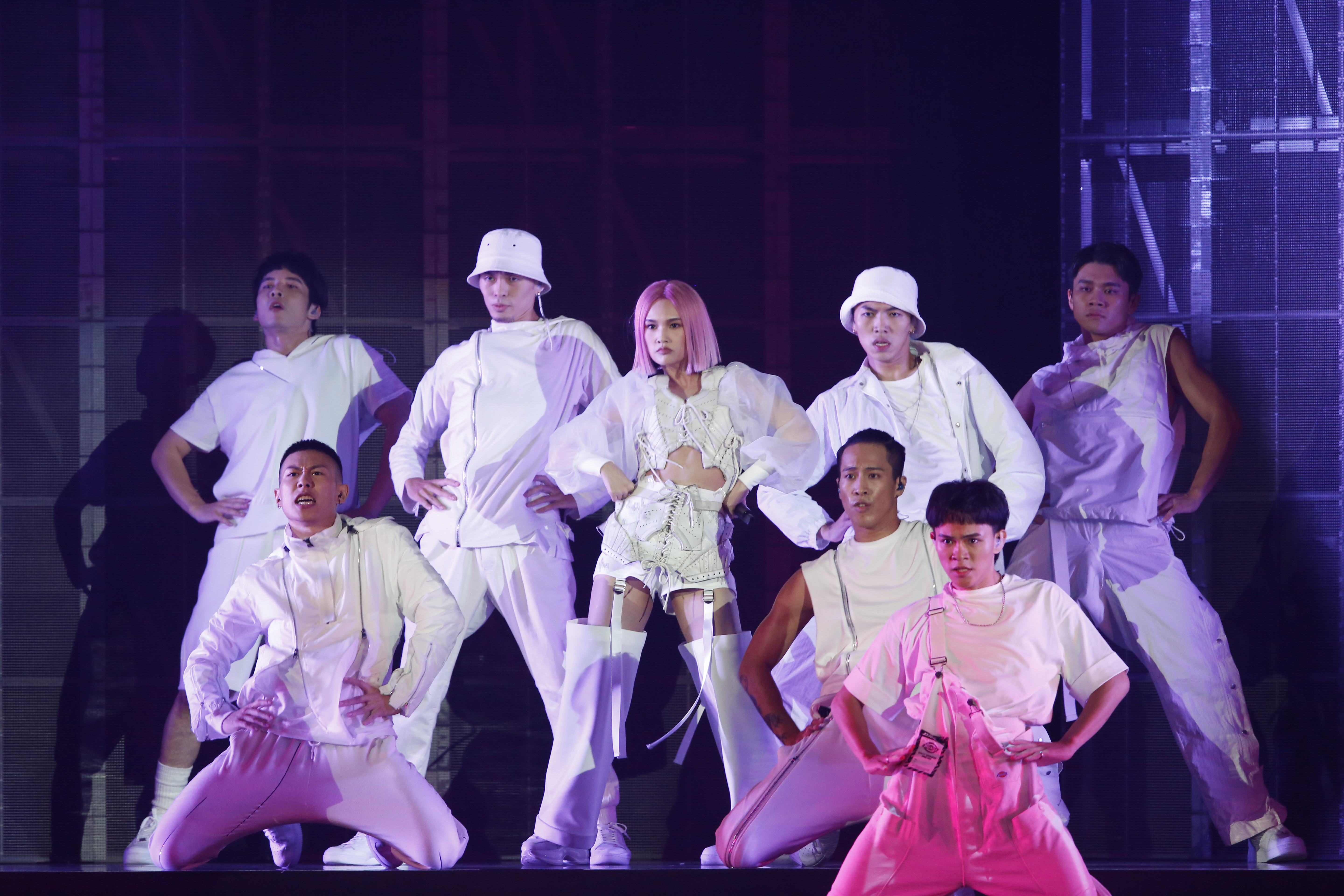 為迎接出道20週年，楊丞琳卯足全勁準備《LIKE A STAR》巡迴演唱會。