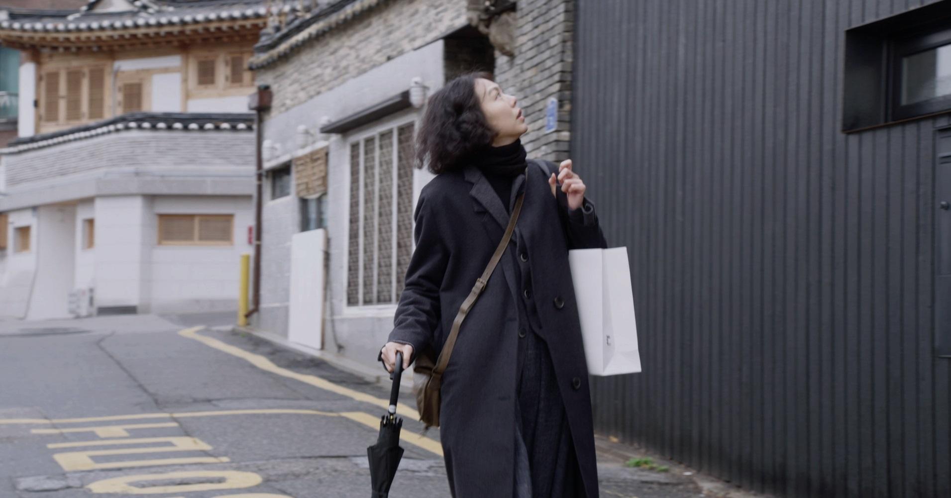 洪常秀導演新片《逃亡的女人》依然以金珉禧作為第一女主角。(可樂電影提供)