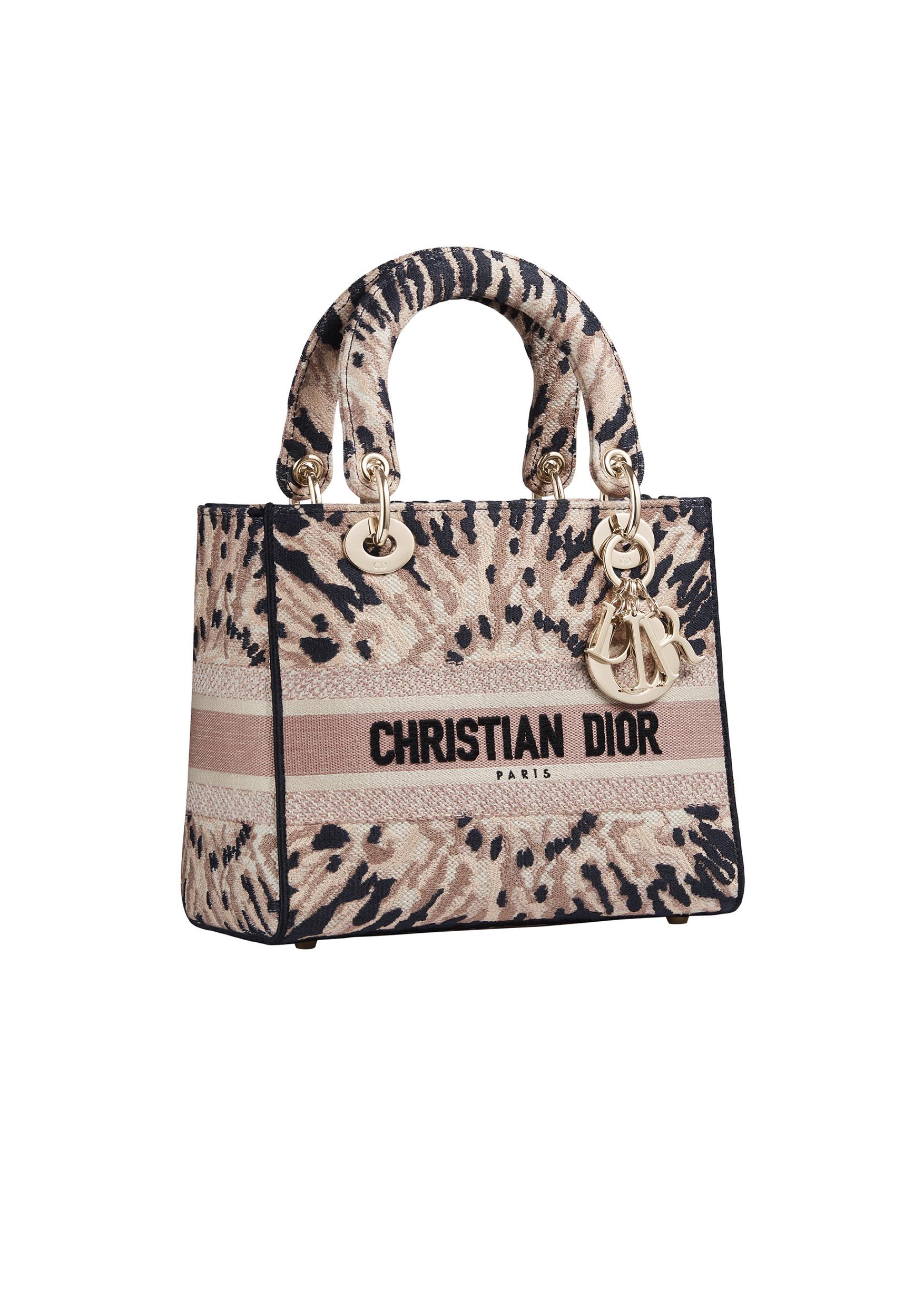 Lady D-Lite 多彩紮染刺繡帆布中型提包 NTD155,000 DIOR。(DIOR提供)
