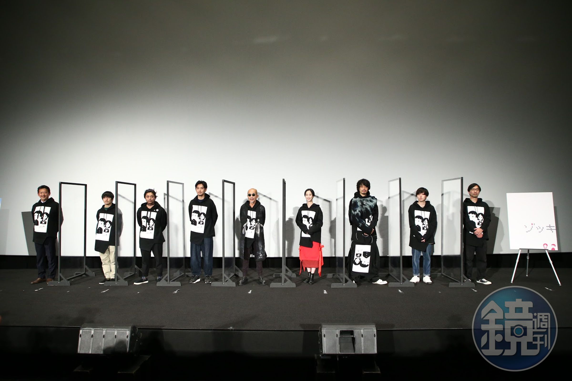 《反正我就廢》3名導演和原著漫畫家、編劇率領演員一起登台。（2020 TIFF提供）