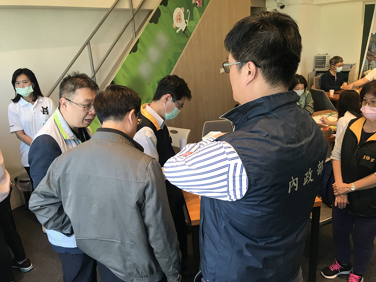 內政部地政司與桃園市、新竹縣、新竹市、台中市、台南市、高雄市等6縣市的地政局、消保中心、建管處聯手展開稽查。(桃園地政局提供)