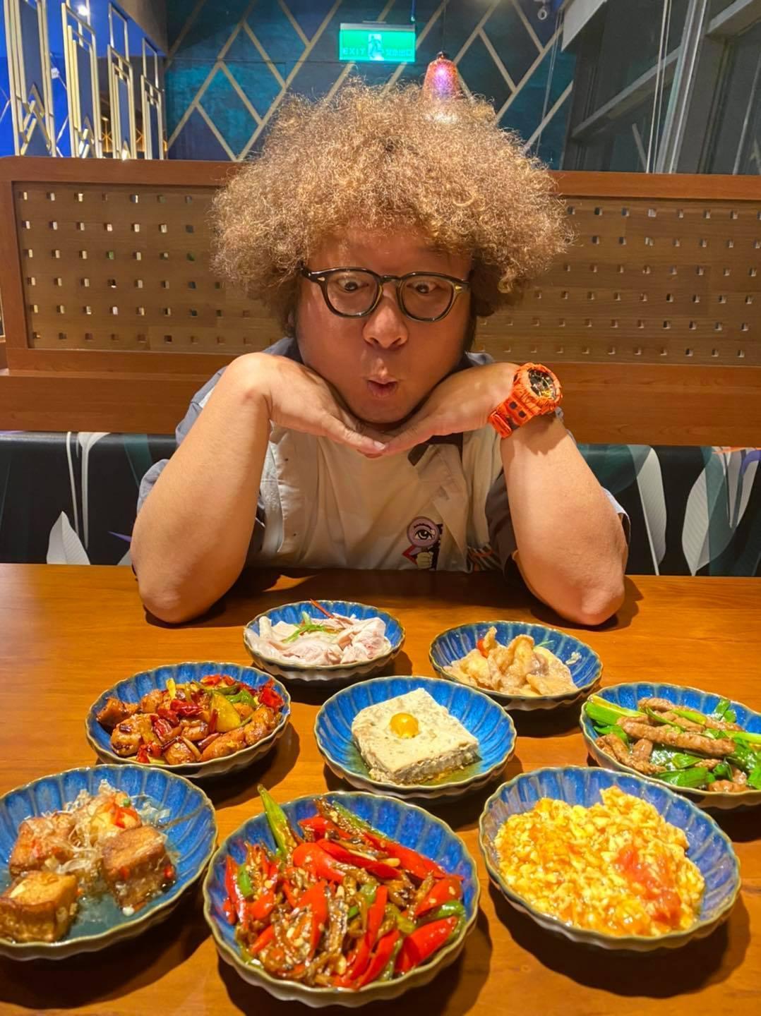 納豆的食記寫得認真，對他而言吃是重要的療癒。（翻攝自納豆臉書）