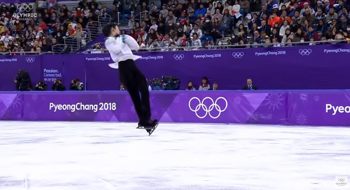 羽生結弦獲獎無數，他在畢業論文中研究自己的跳躍技術。圖為2018年平昌冬奧。（翻攝 Olympic YouTube）