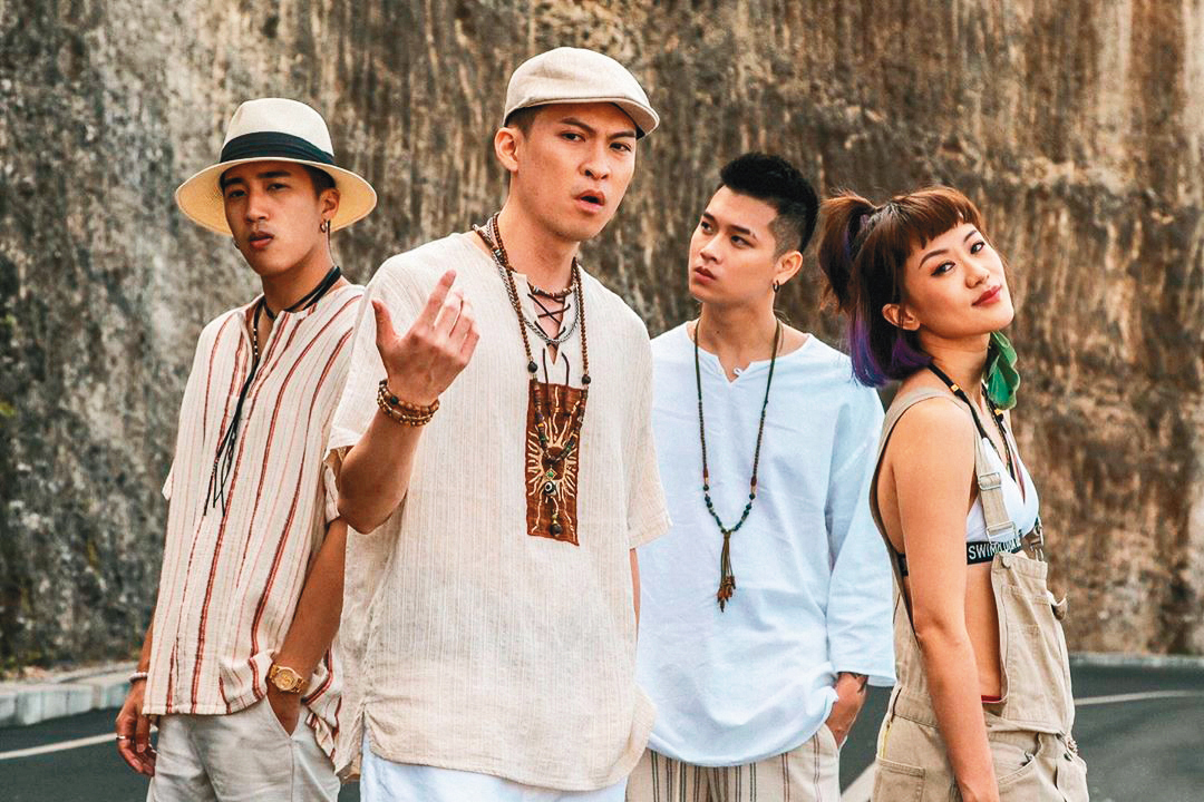 婁峻碩(左起)與唐仲彣、高爾宣及芮德組成嘻哈團體「CHING G SQUAD」,還推出團體首張專輯《Watermelon》。