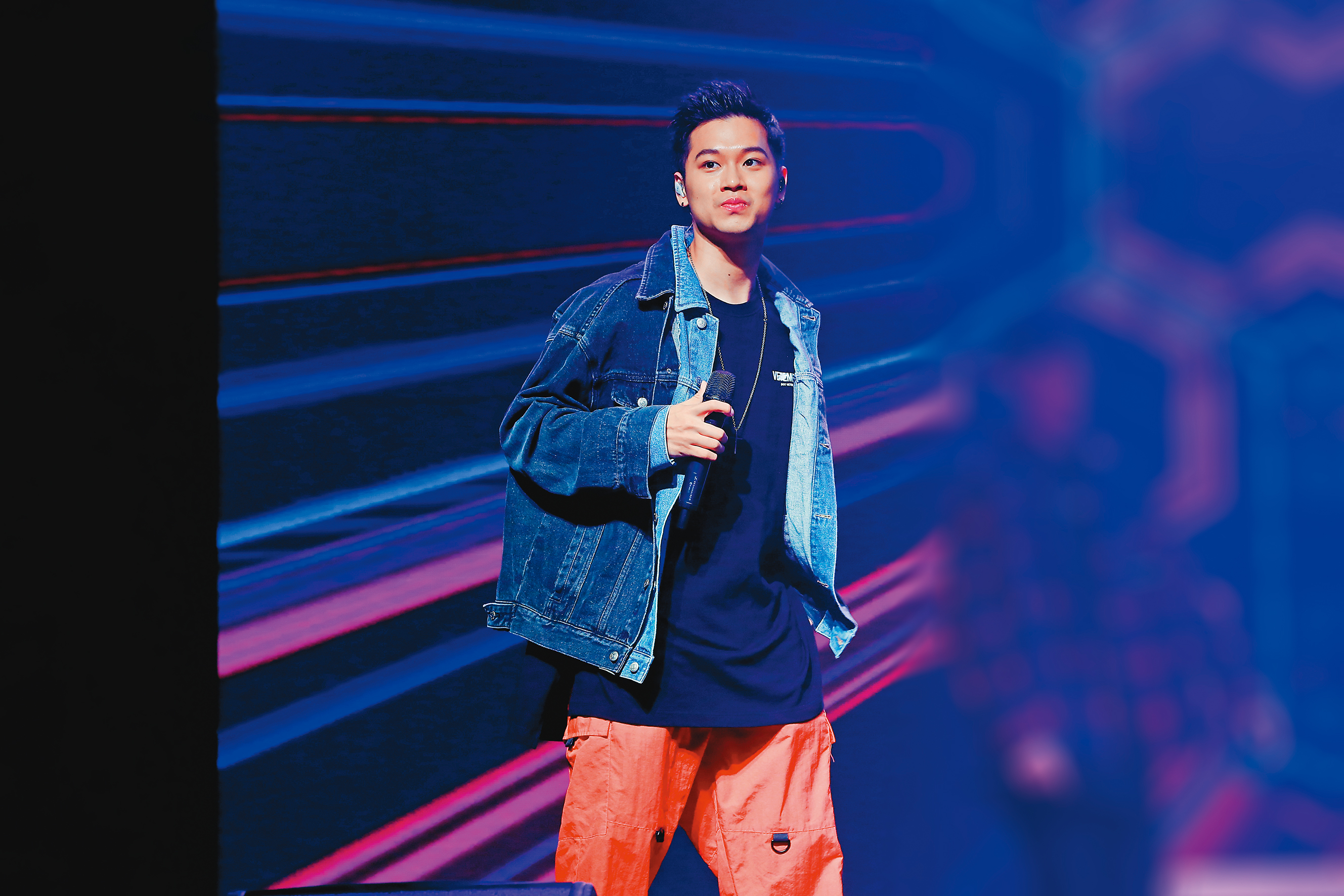 高爾宣一出道即迅速竄紅，累積大批粉絲支持。