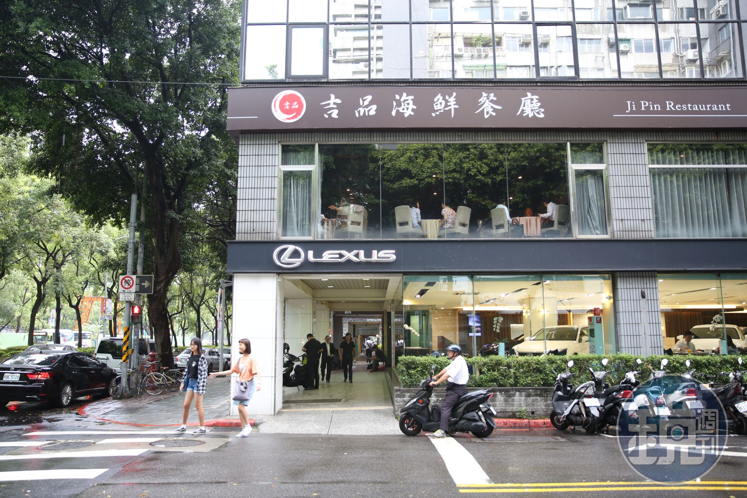 洪嘉聰受到曹興誠重用接掌聯電，過去他曾跨界擔任過吉品海鮮餐廳董事長。