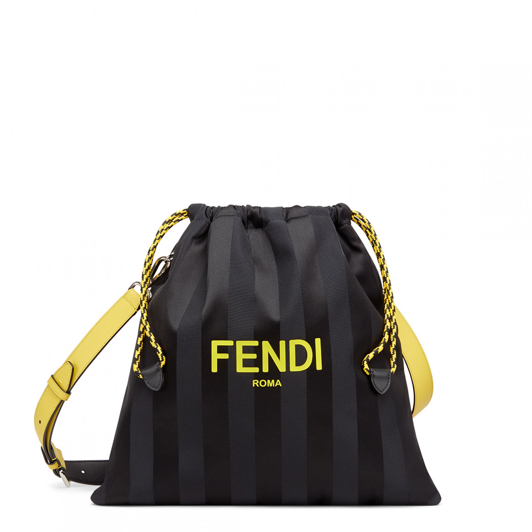 FENDI Packaging中款尼龍束口包。NT$40,900。（FENDI提供）