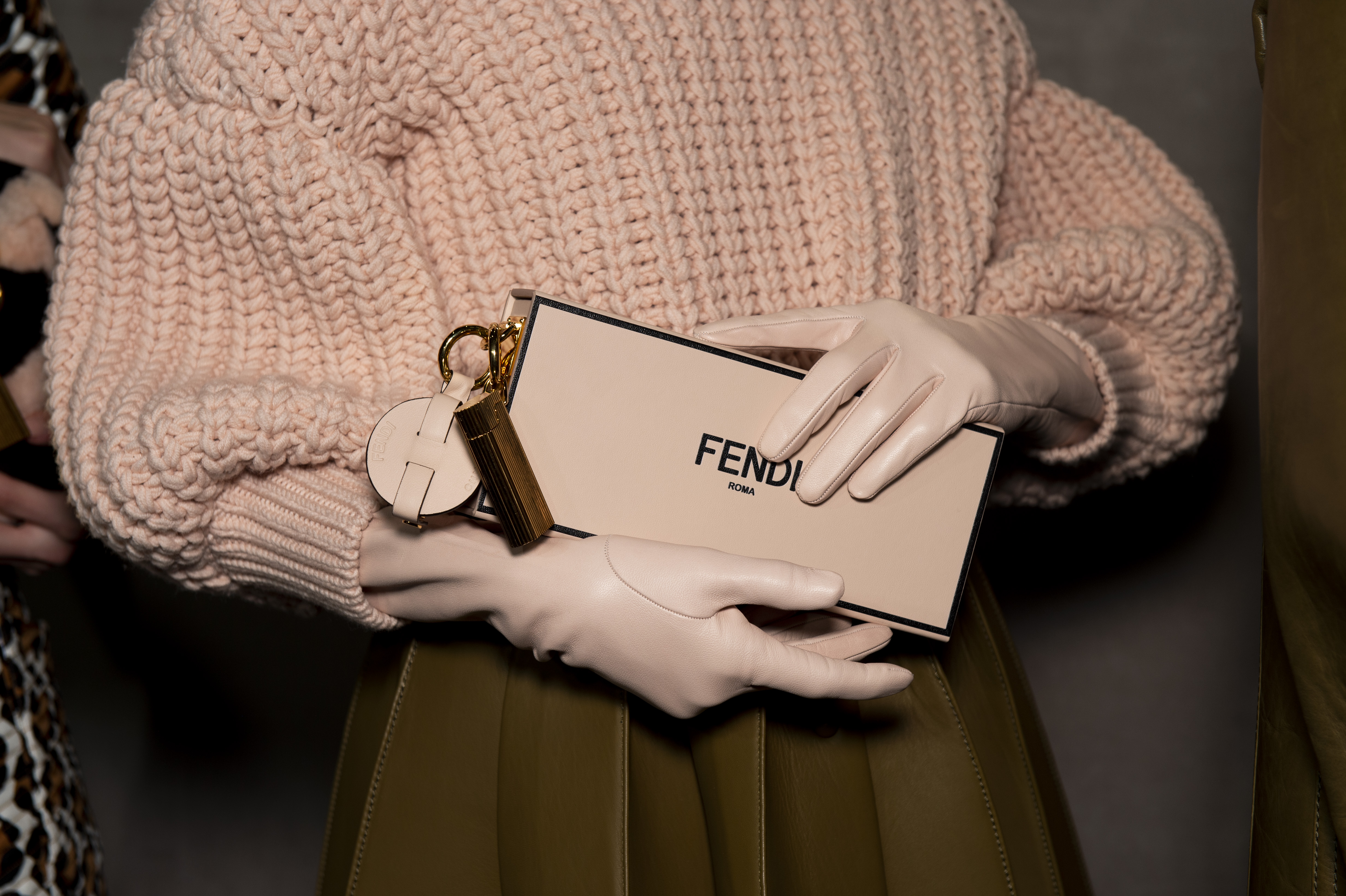 FENDI Packaging系列硬殼包。NT$43,500。（FENDI提供）