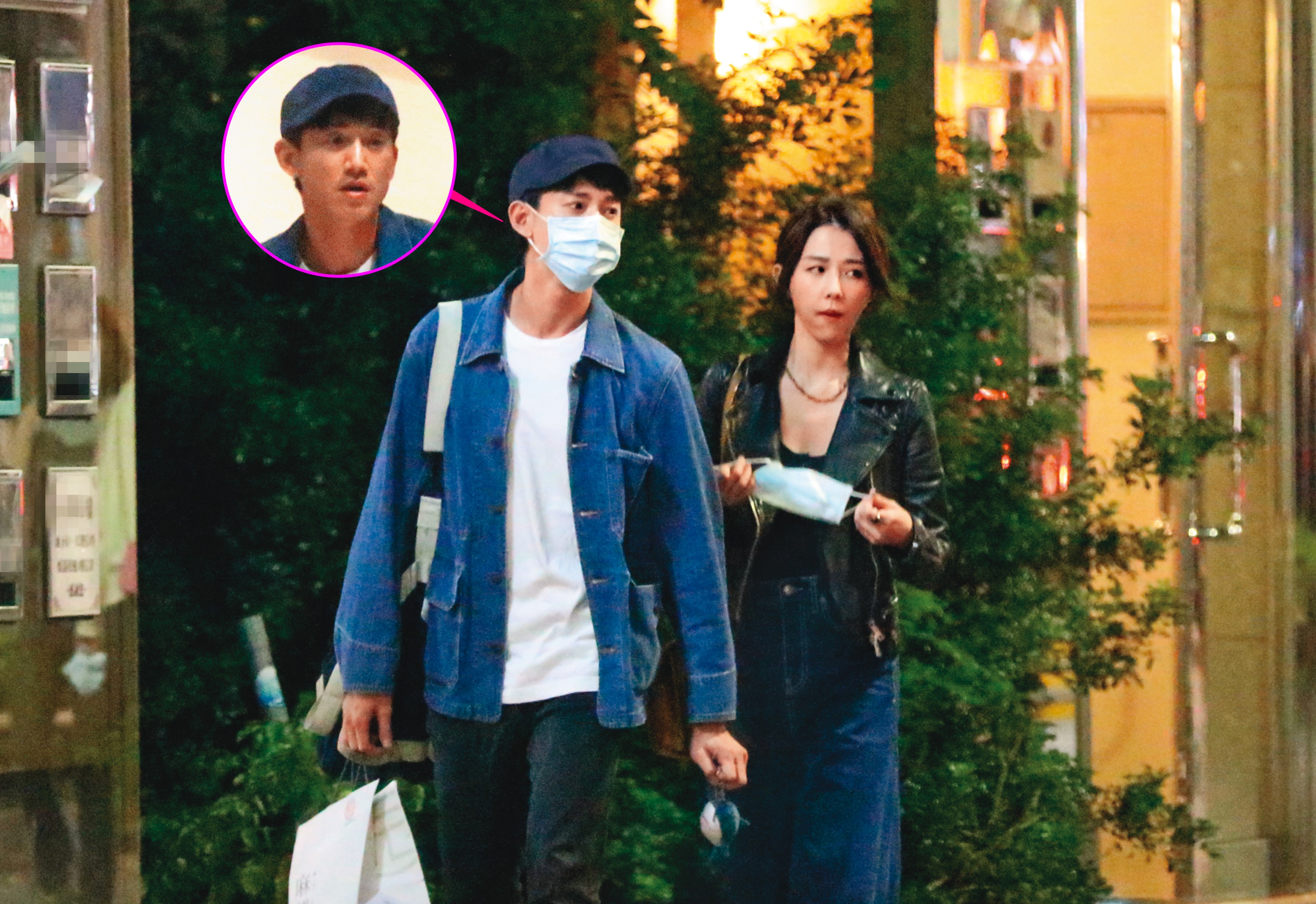 11月5日19：16，一同漫步台北街頭，吳慷仁（左）與邵雨薇（右）的關係十分公開，而且各自戴上口罩。
