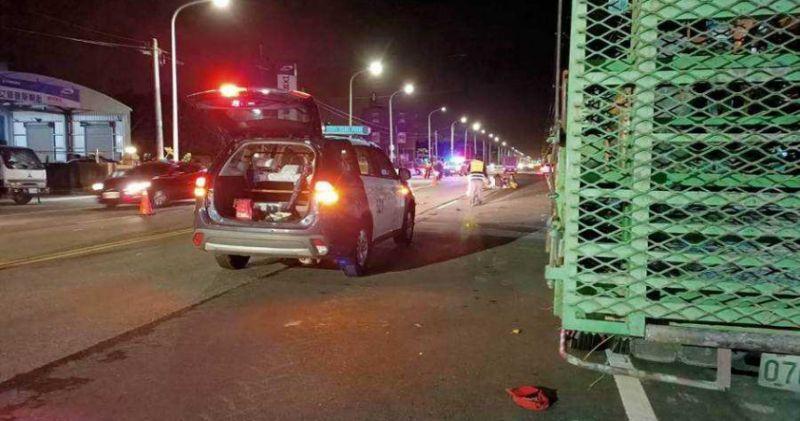 雲林縣北港分局31歲黃姓女警返家途中遇死劫，警方到場勘驗現場。（翻攝畫面）