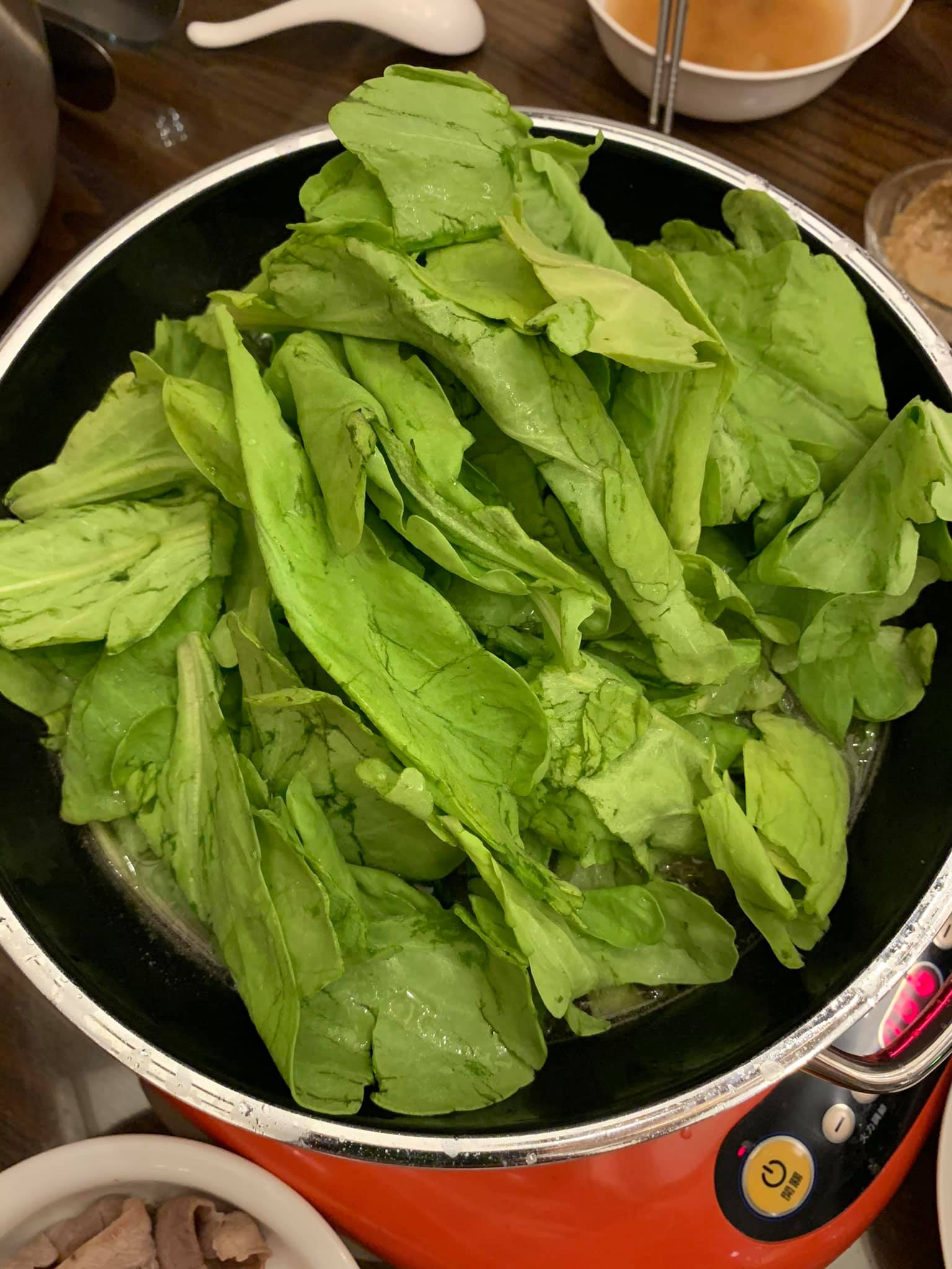 最後要涮茼蒿,完美的收尾。