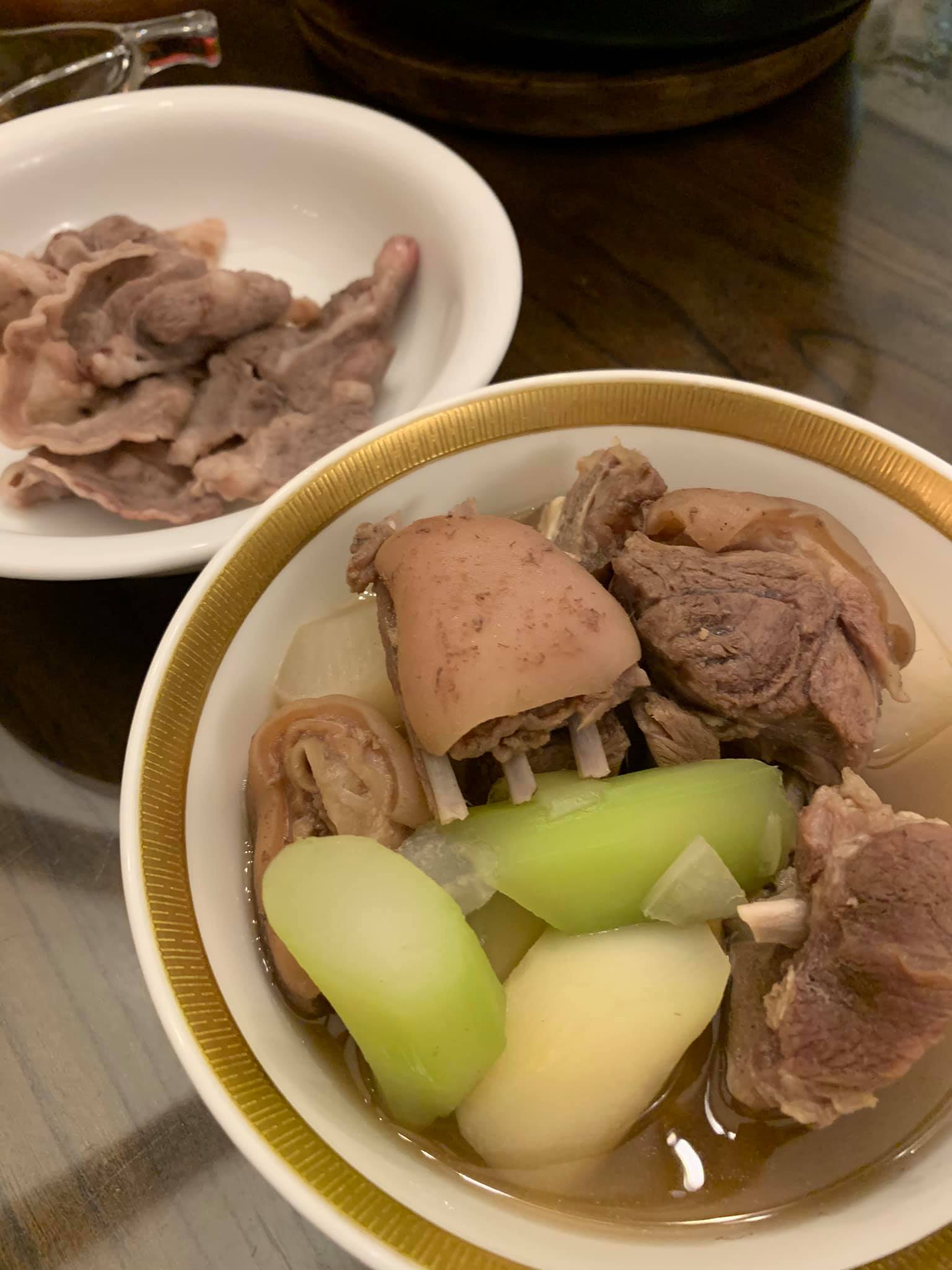 清燉蔬菜羊上桌。