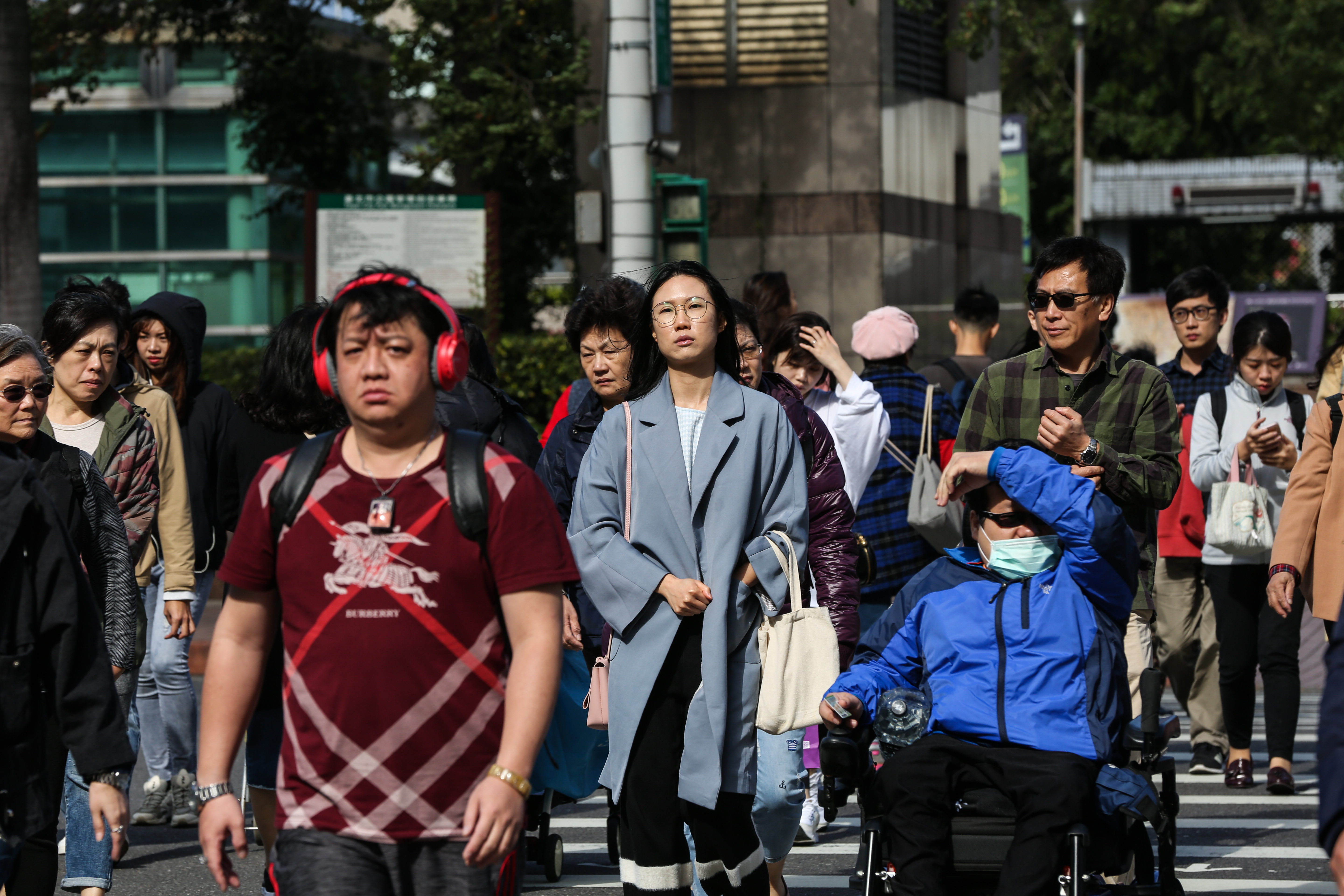 西半部今已恢復陽光普照的天氣，不過好天氣只有短暫一天，隨著梵高逐漸往南海中部移動，明各地預估都會有下雨機會。（本刊資料照）
