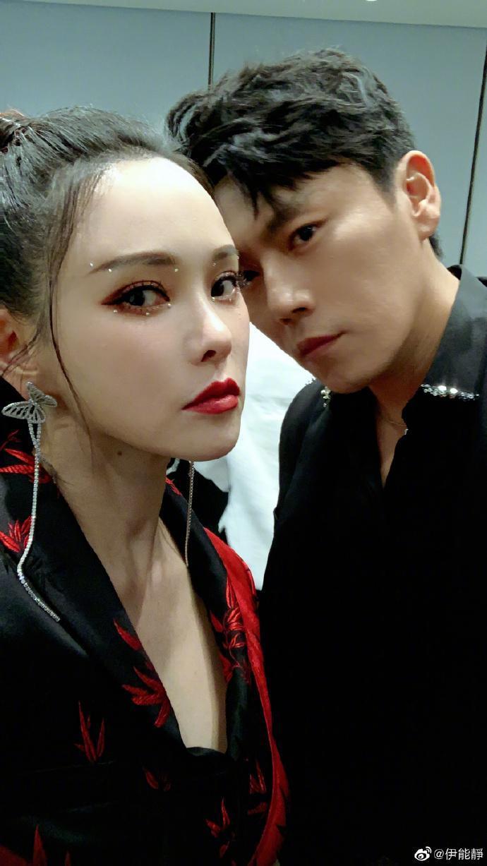 伊能靜(左)與秦昊結婚多年,時常將夫妻生活與大眾分享。(翻攝伊能靜微博)
